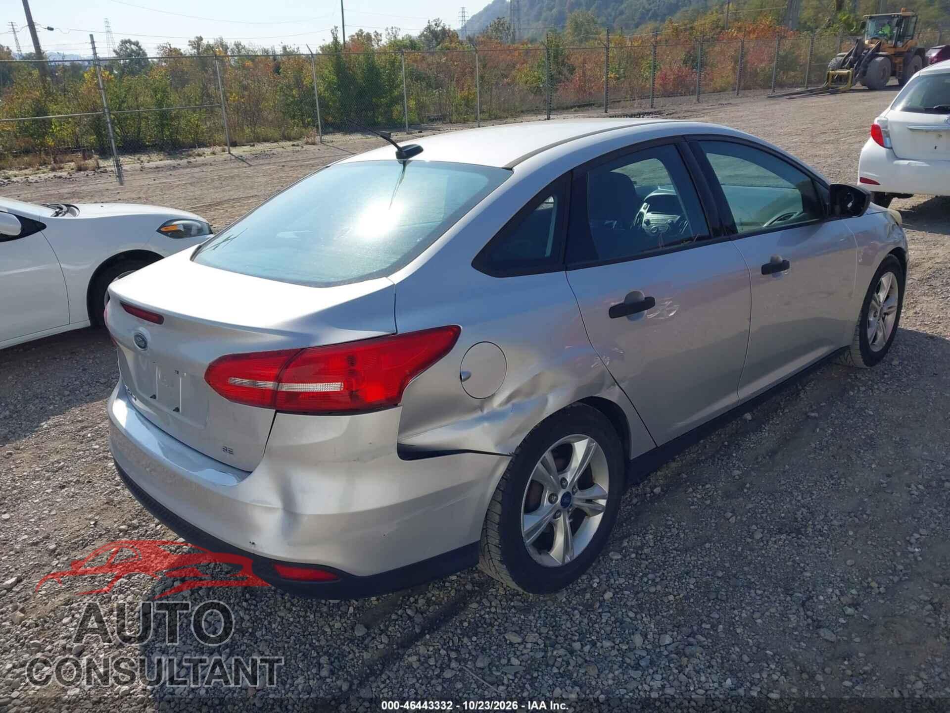 FORD FOCUS 2015 - 1FADP3E23FL247597