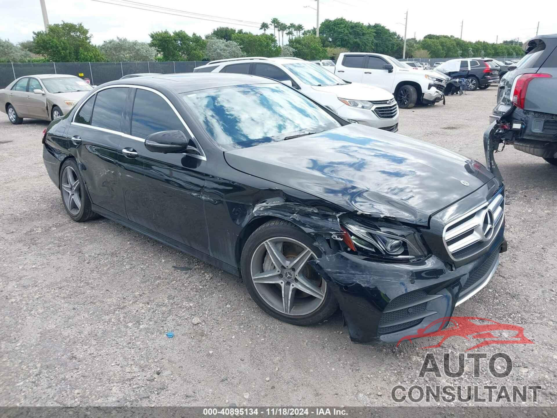 MERCEDES-BENZ E 300 2019 - WDDZF4JBXKA521758