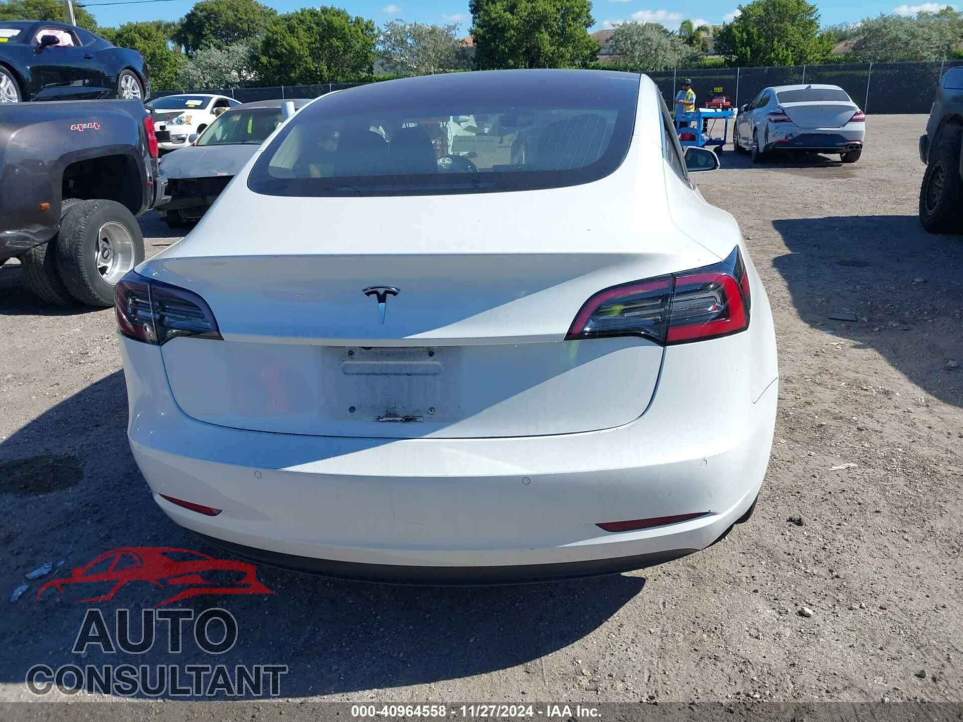 TESLA MODEL 3 2018 - 5YJ3E1EA5JF026327