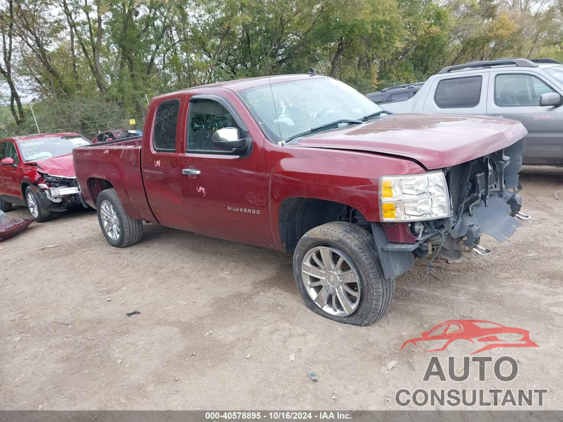 CHEVROLET SILVERADO 1500 2013 - 1GCRCSE02DZ372220