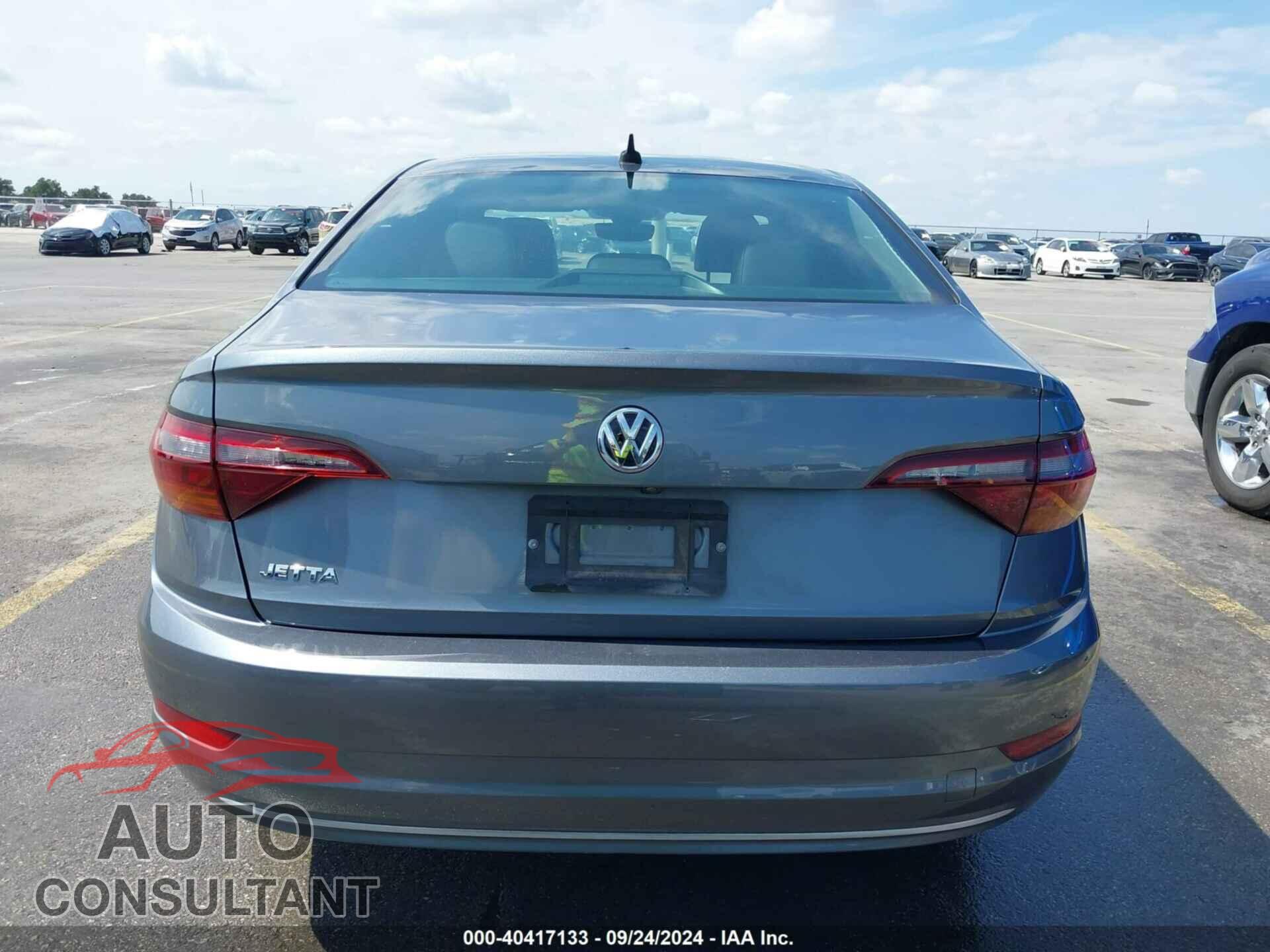 VOLKSWAGEN JETTA 2019 - 3VWEB7BU0KM228604