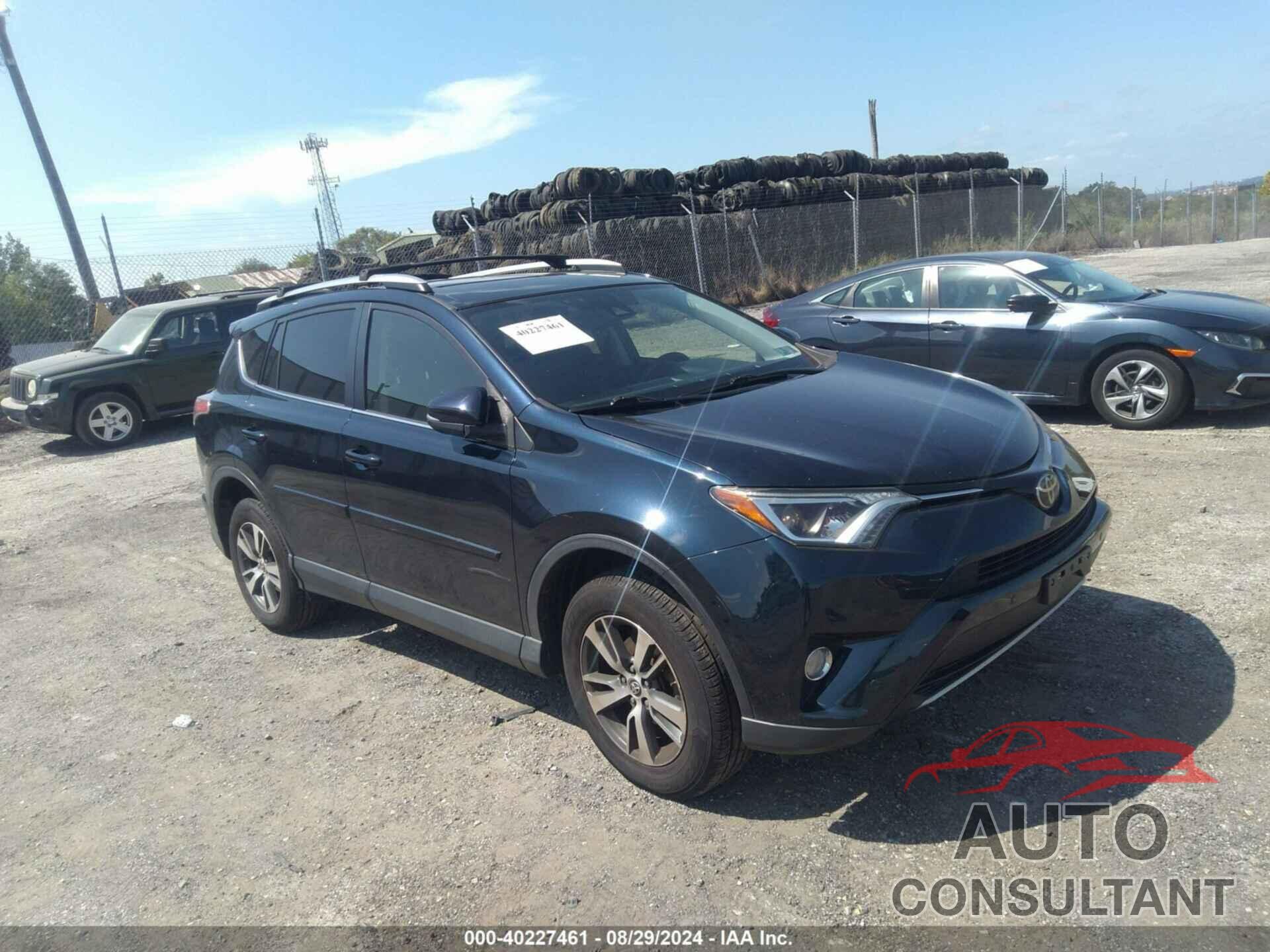 TOYOTA RAV4 2018 - JTMRFREV1JJ252852