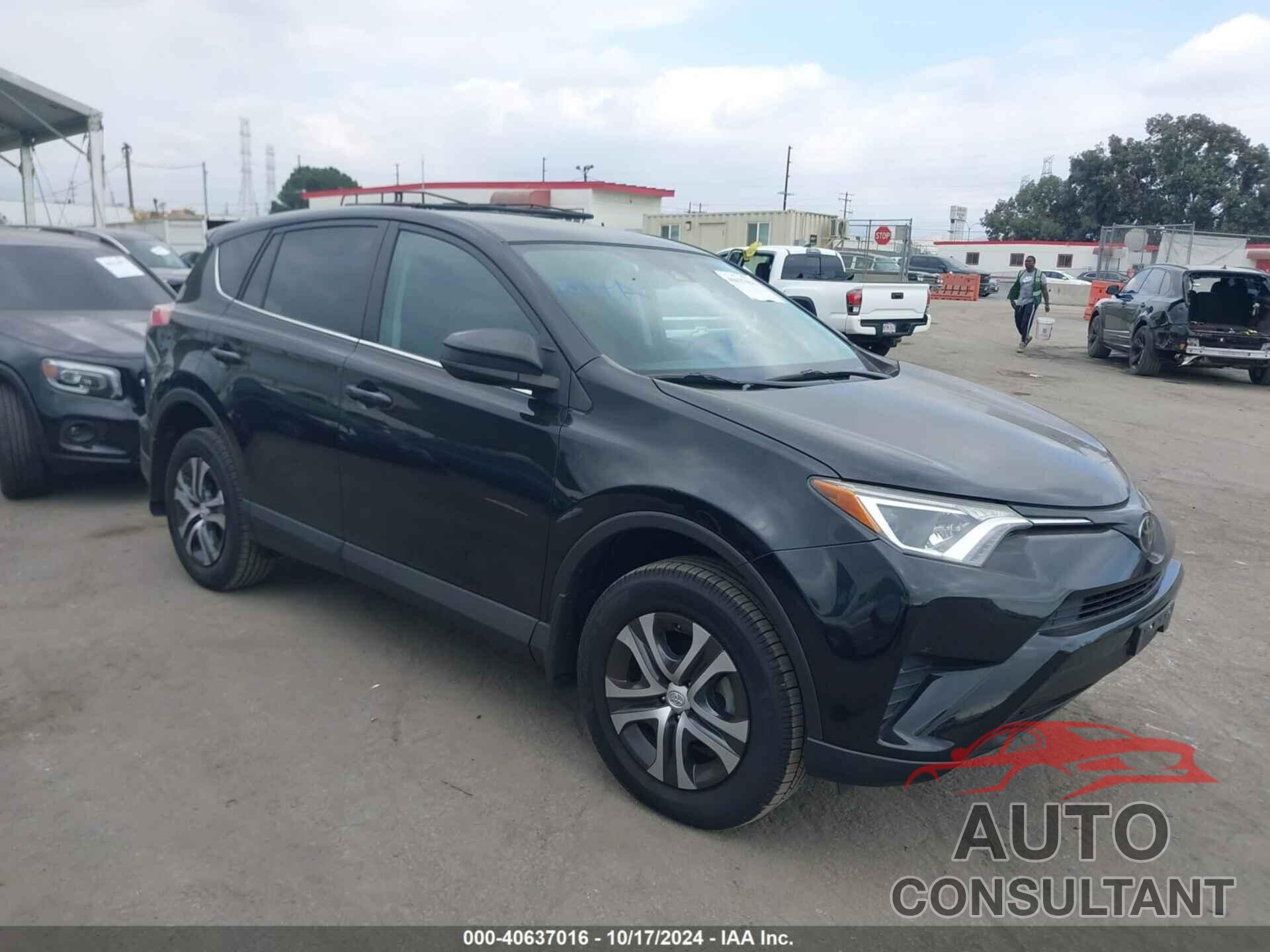 TOYOTA RAV4 2018 - 2T3ZFREV2JW479503