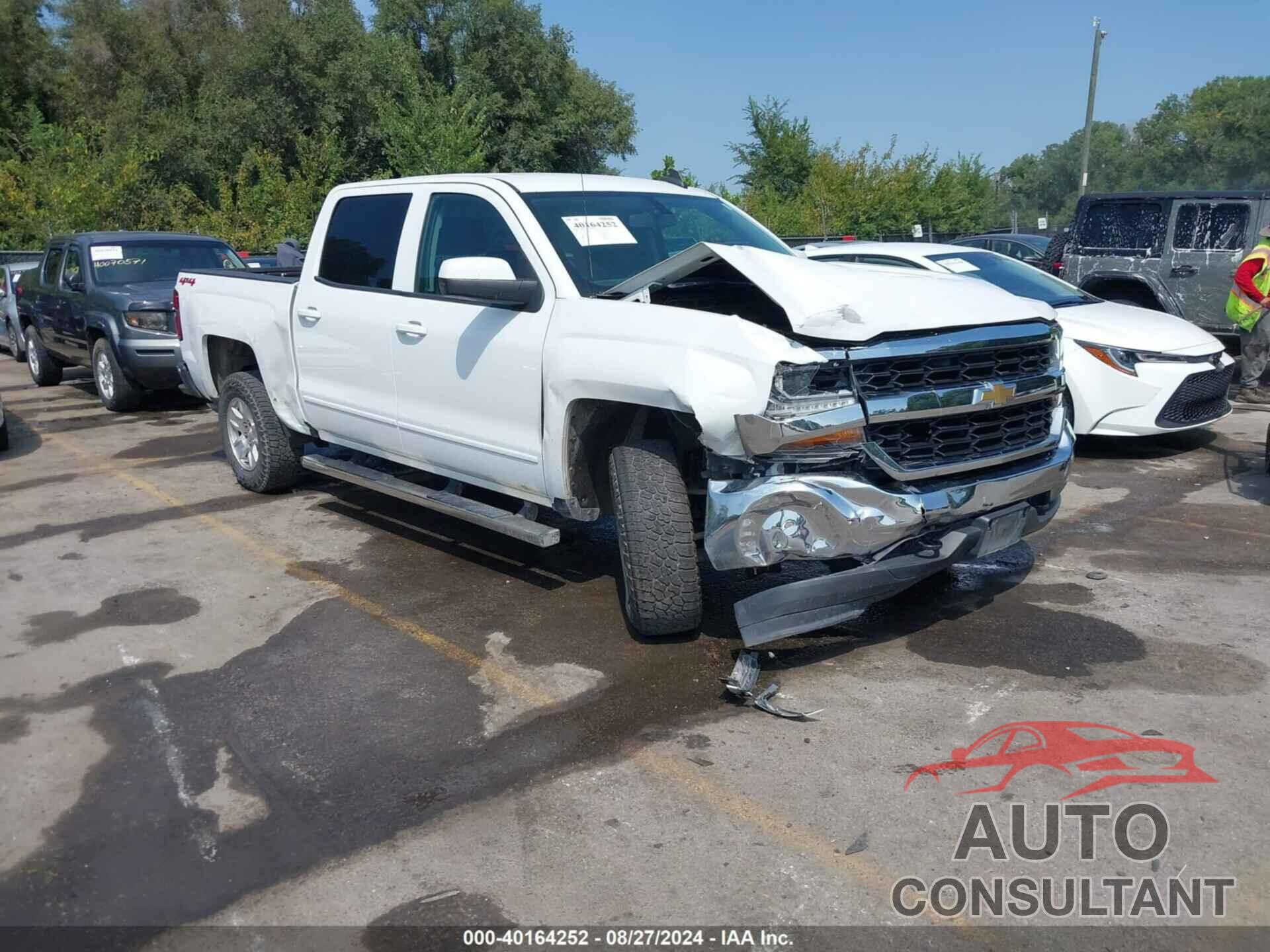 CHEVROLET SILVERADO 1500 2018 - 3GCUKREC8JG330498