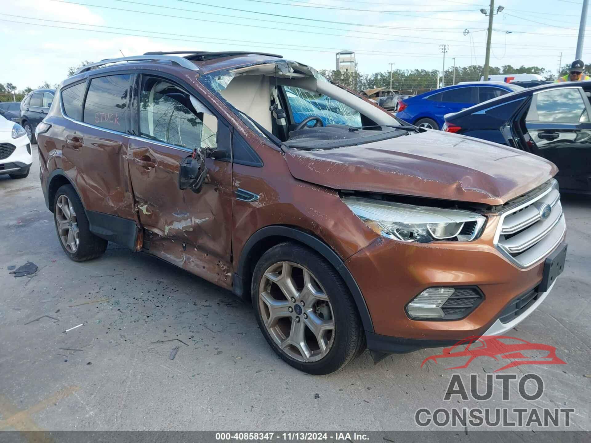 FORD ESCAPE 2017 - 1FMCU9J95HUA78485