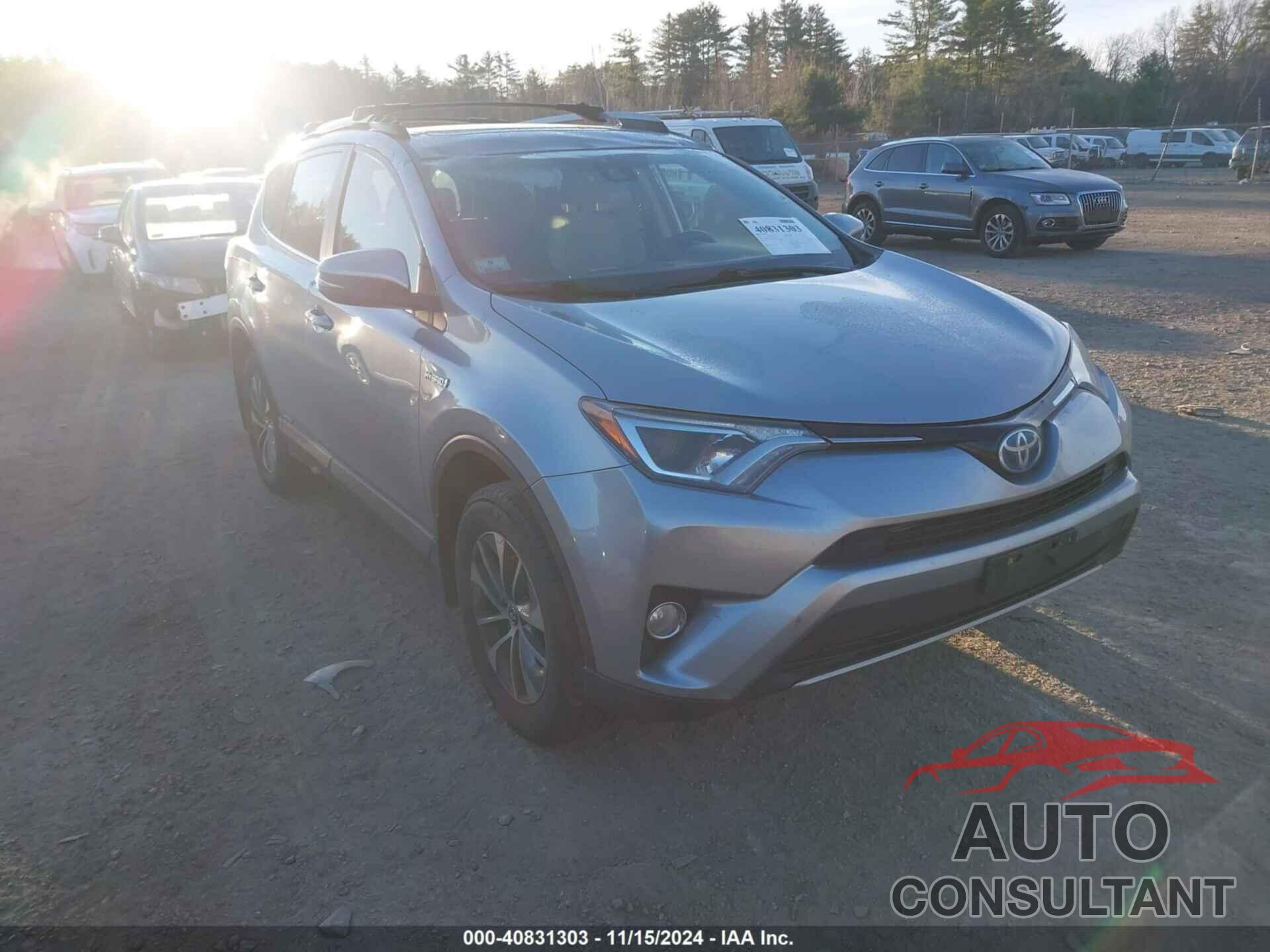 TOYOTA RAV4 HYBRID 2017 - JTMRJREV1HD084119