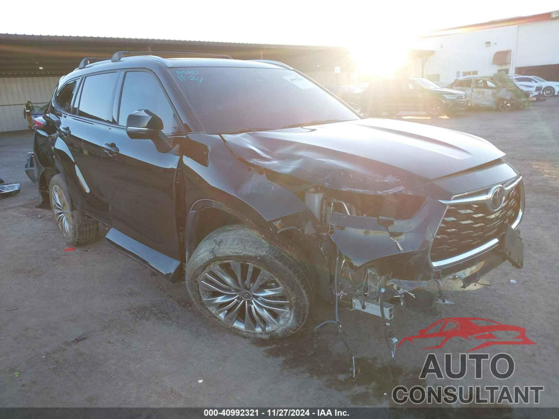 TOYOTA HIGHLANDER 2022 - 5TDFZRBH6NS256039