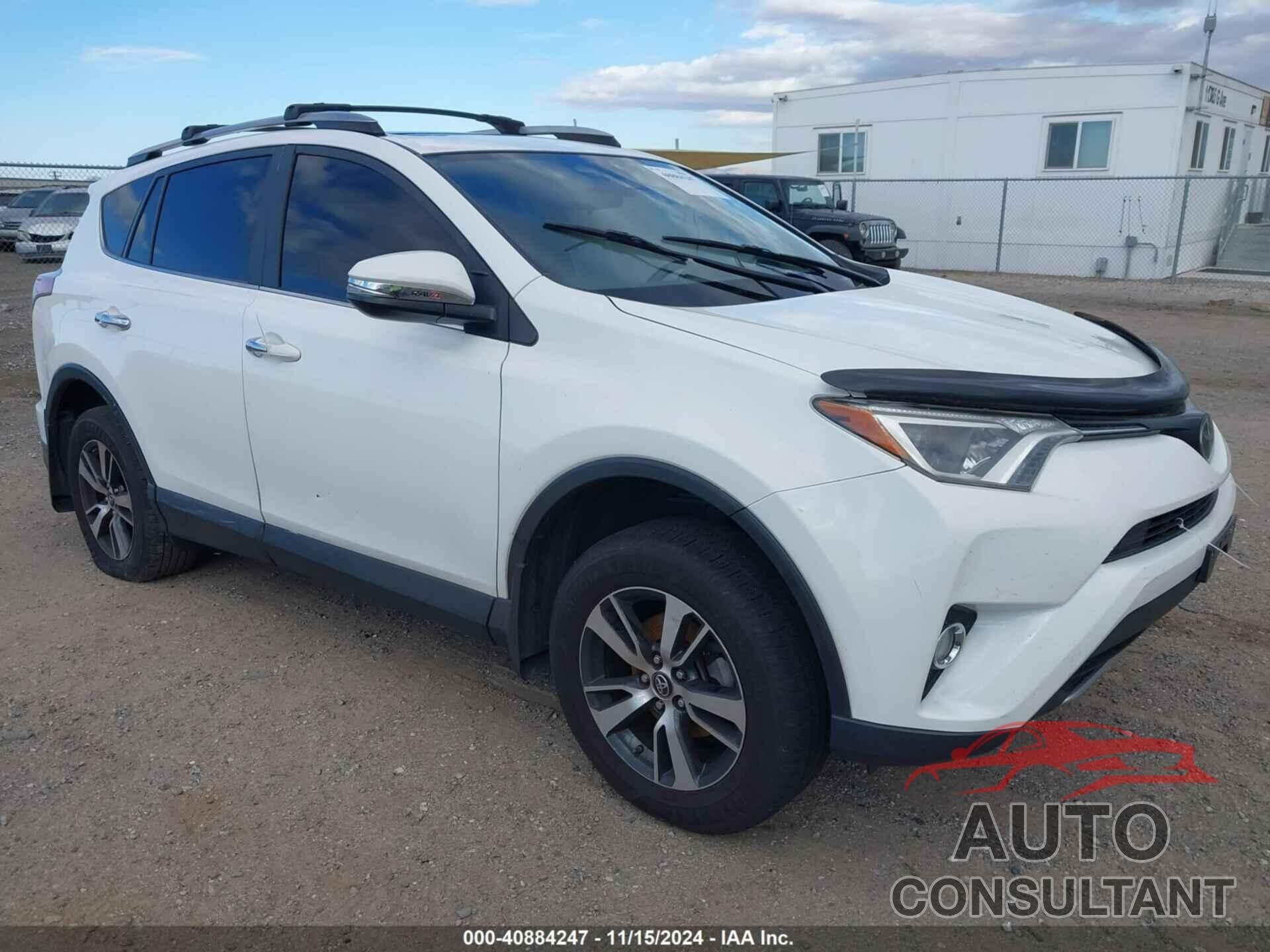 TOYOTA RAV4 2018 - JTMRFREV6JJ741800