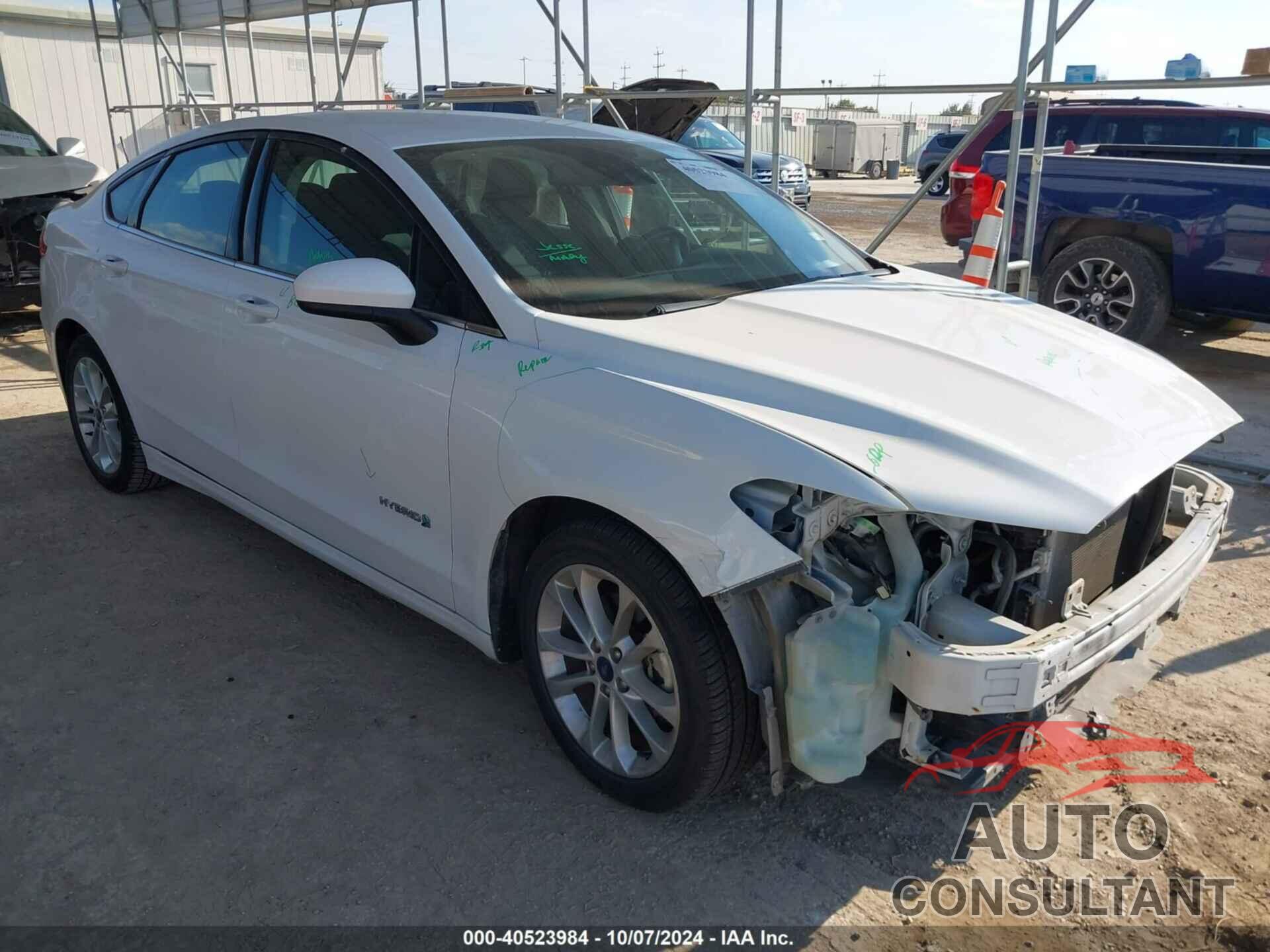 FORD FUSION HYBRID 2019 - 3FA6P0LU4KR143837