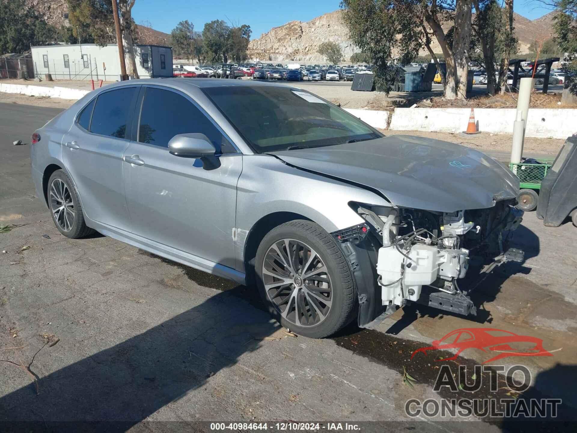 TOYOTA CAMRY 2018 - 4T1B11HK6JU625980