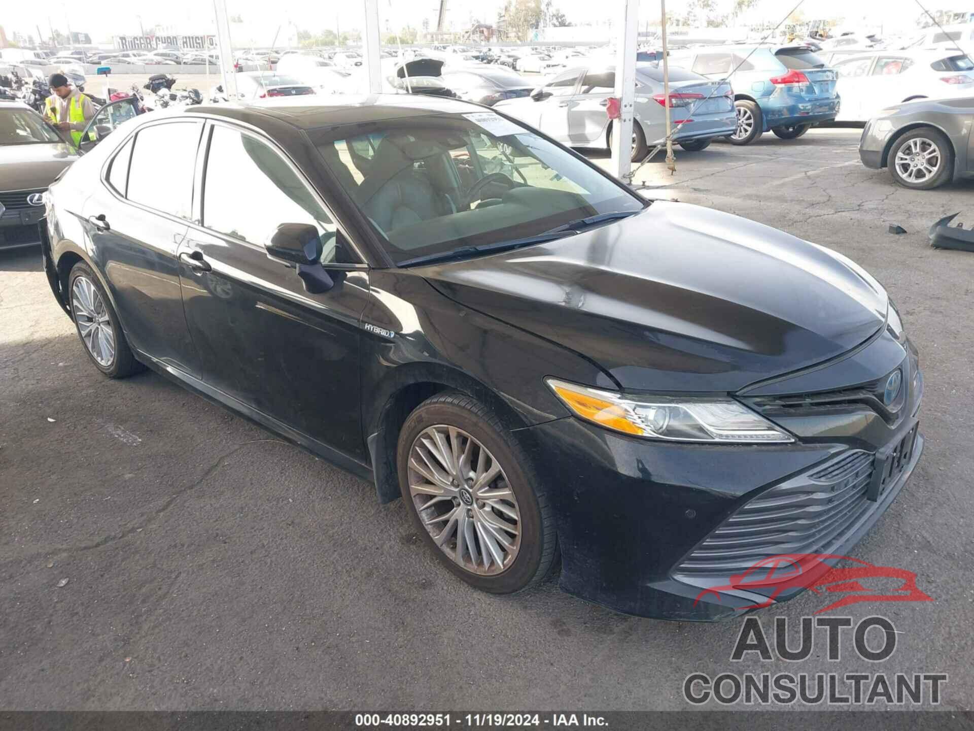 TOYOTA CAMRY HYBRID 2018 - 4T1B21HK3JU006234