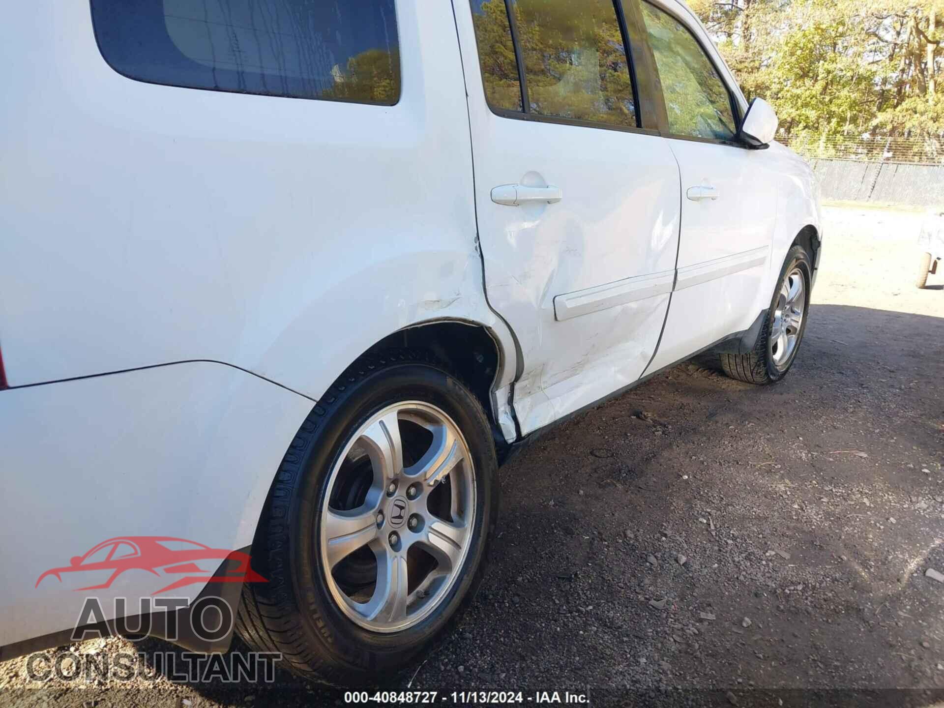 HONDA PILOT 2015 - 5FNYF3H76FB013818