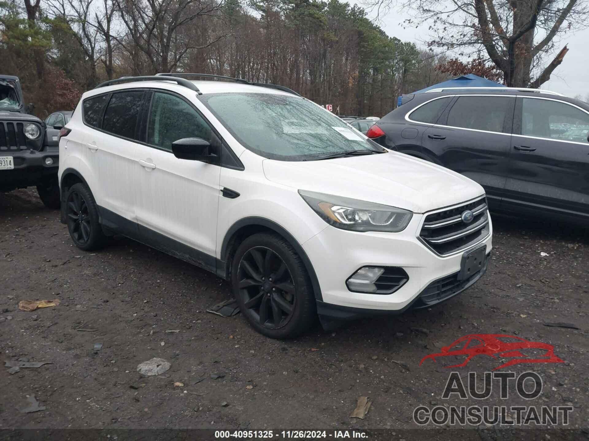 FORD ESCAPE 2017 - 1FMCU9GD1HUC57960