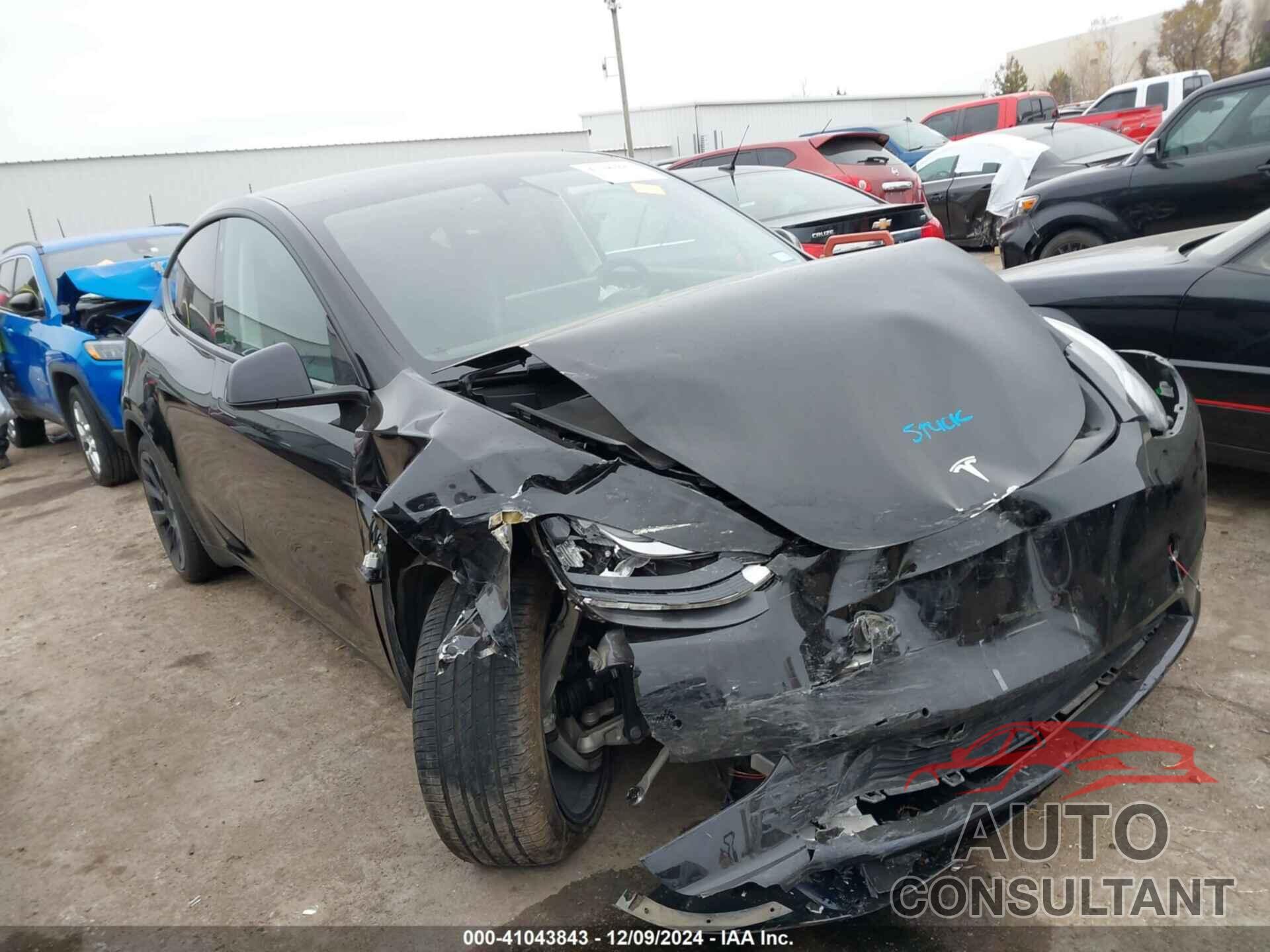 TESLA MODEL Y 2021 - 5YJYGDEE5MF137825