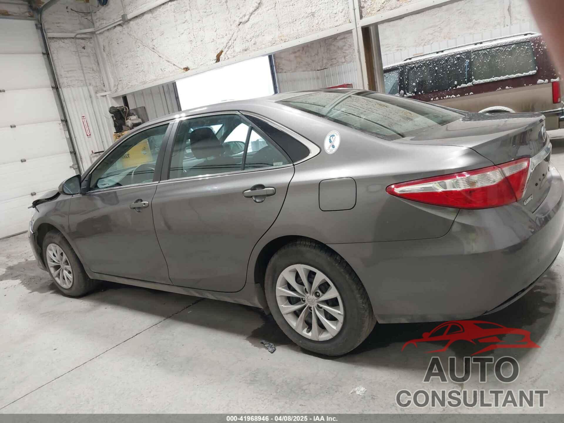 TOYOTA CAMRY 2016 - 4T4BF1FK7GR573522