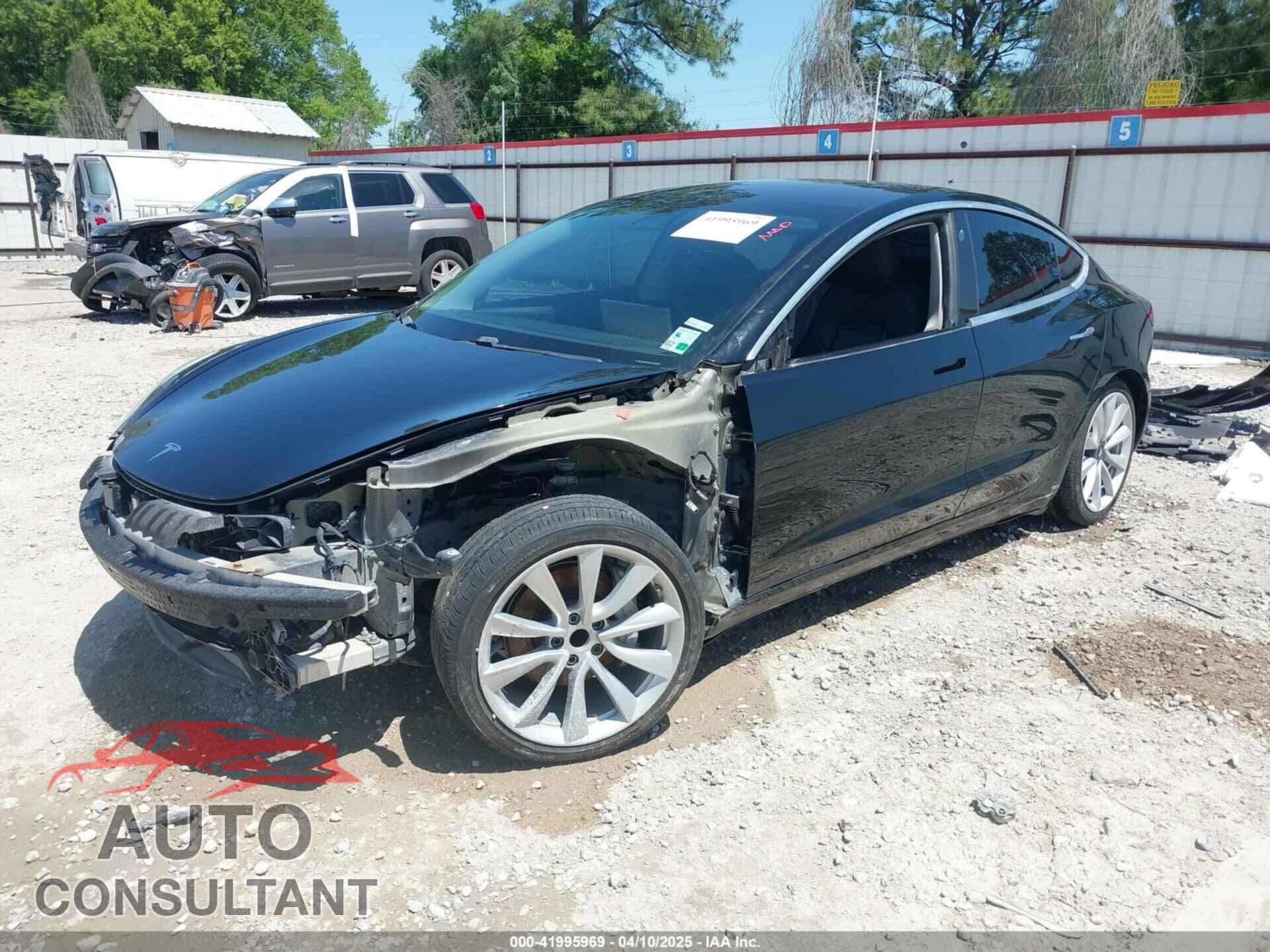 TESLA MODEL 3 2018 - 5YJ3E1EAXJF019907