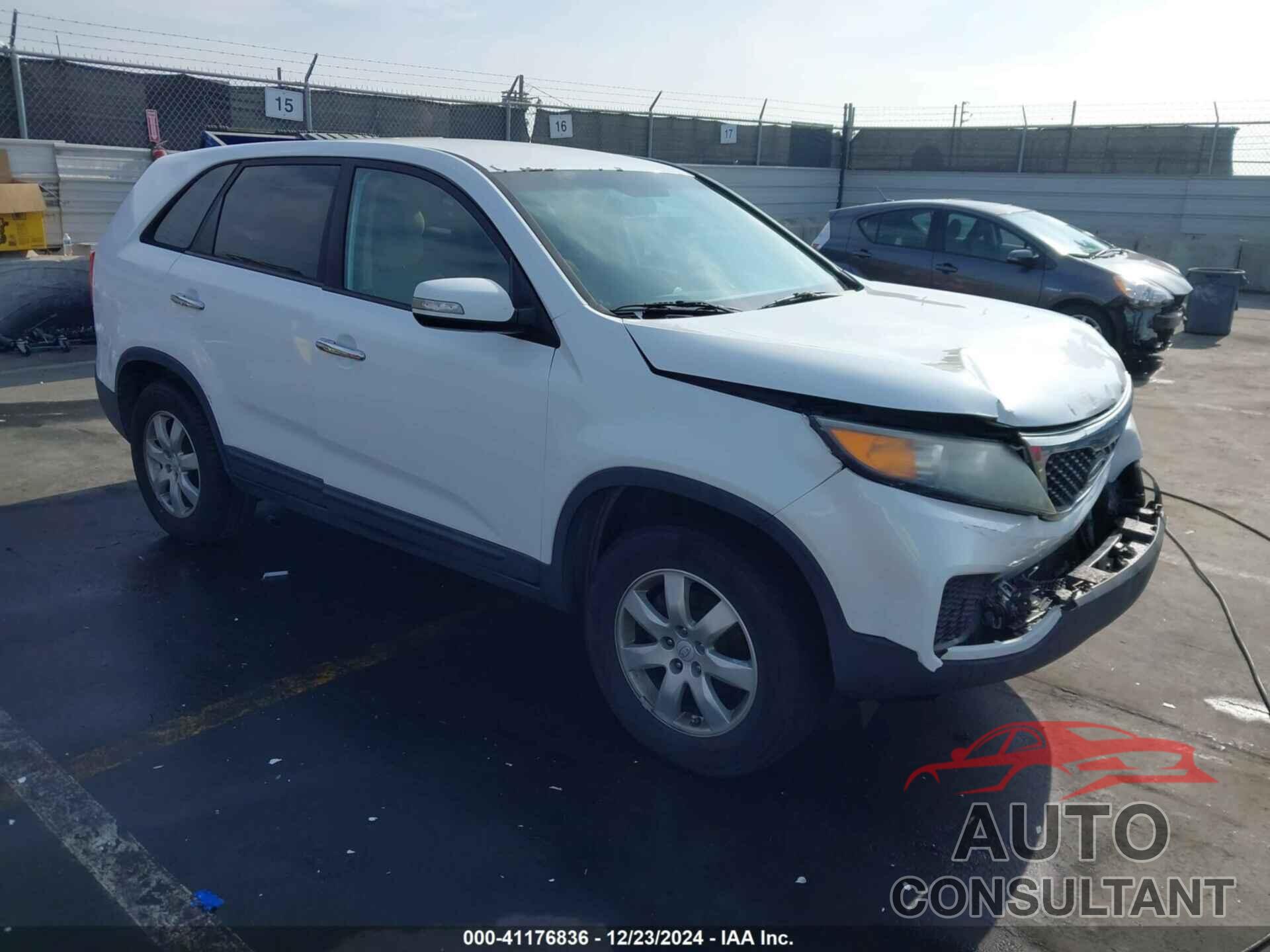 KIA SORENTO 2011 - 5XYKT3A14BG035355