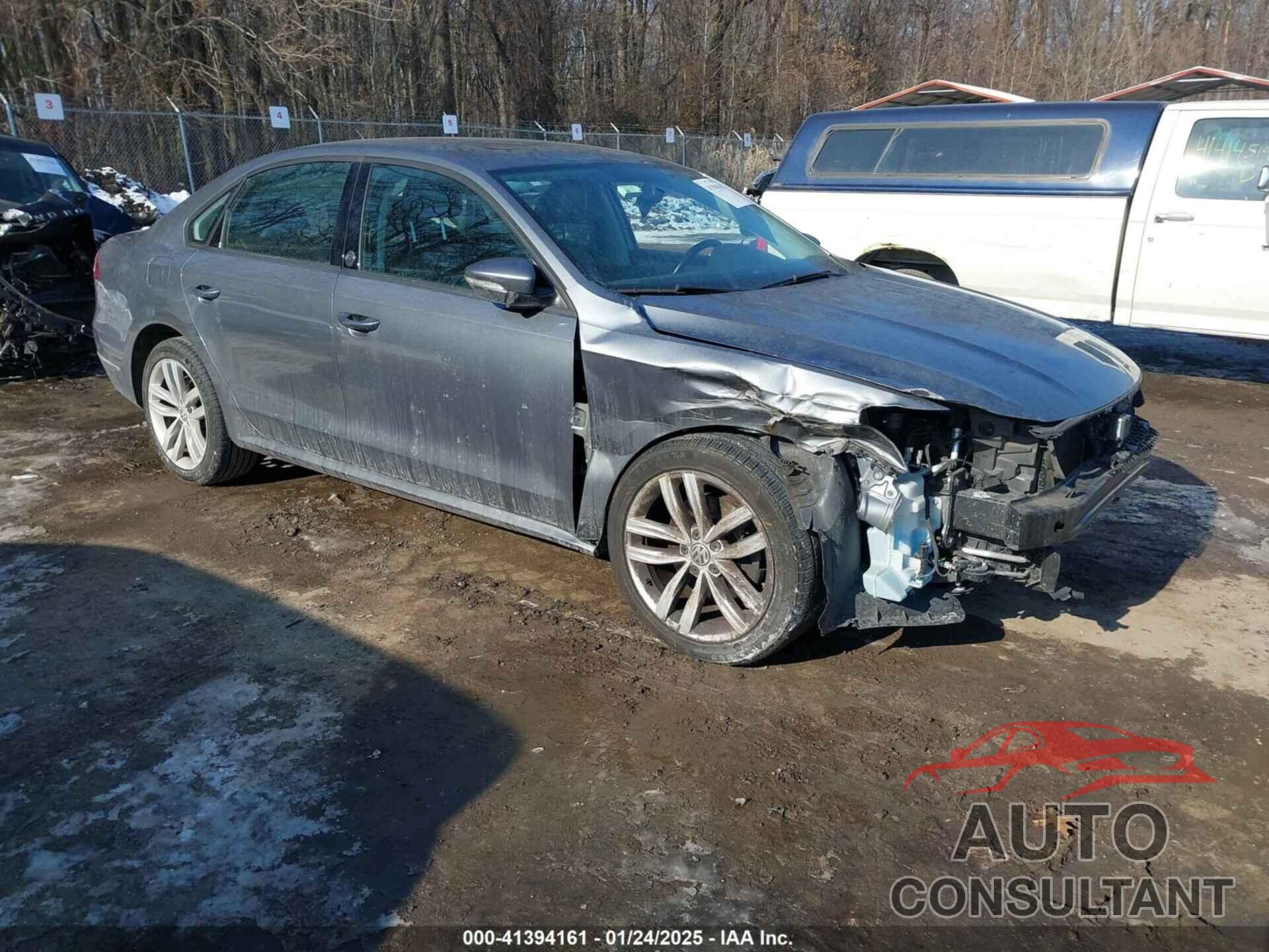 VOLKSWAGEN PASSAT 2019 - 1VWLA7A37KC012589