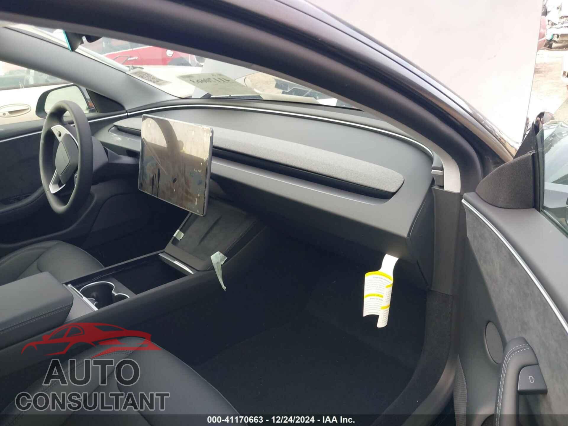 TESLA MODEL 3 2024 - 5YJ3E1EB2RF806922
