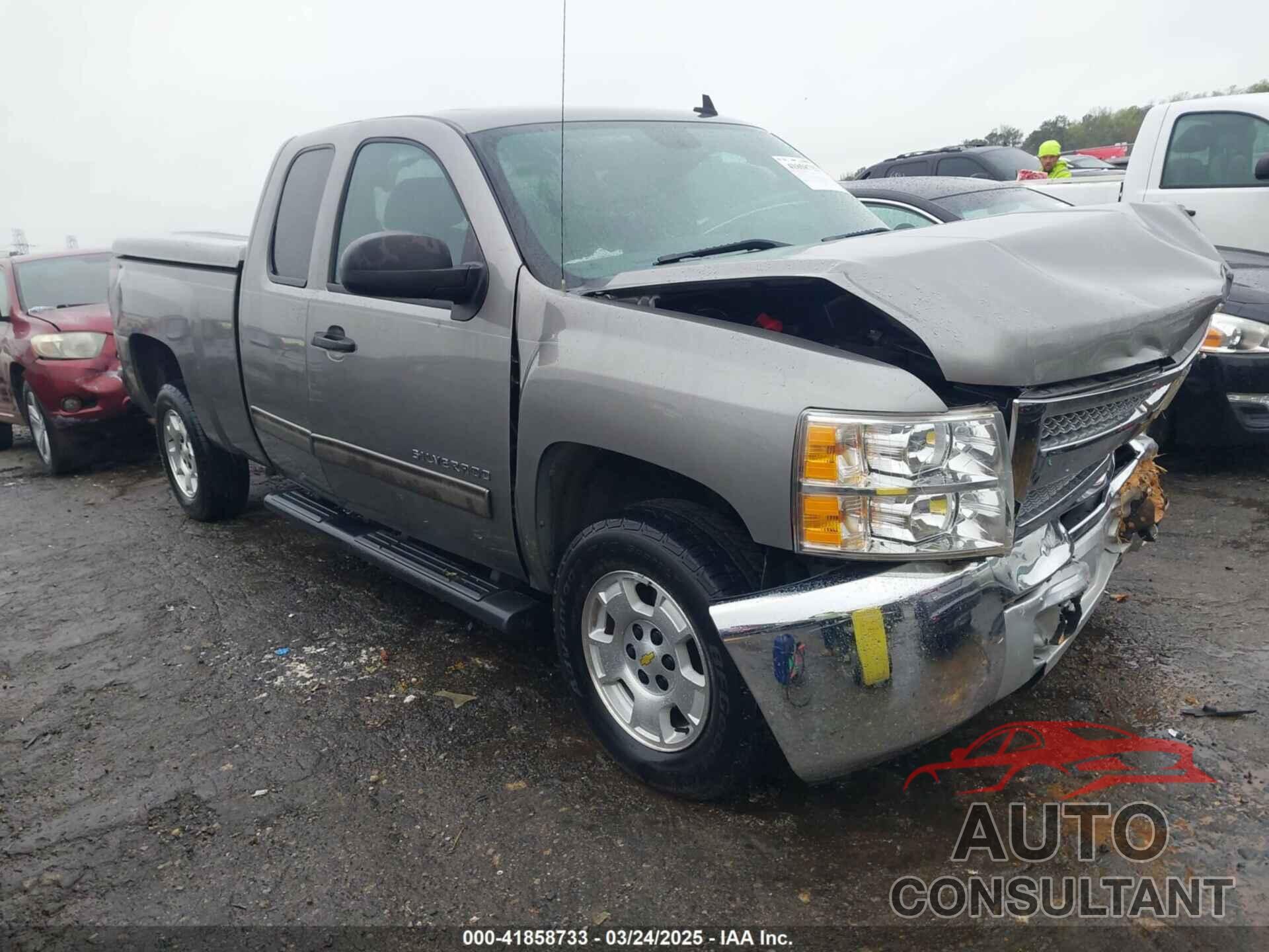 CHEVROLET SILVERADO 1500 2013 - 1GCRCSE09DZ198145