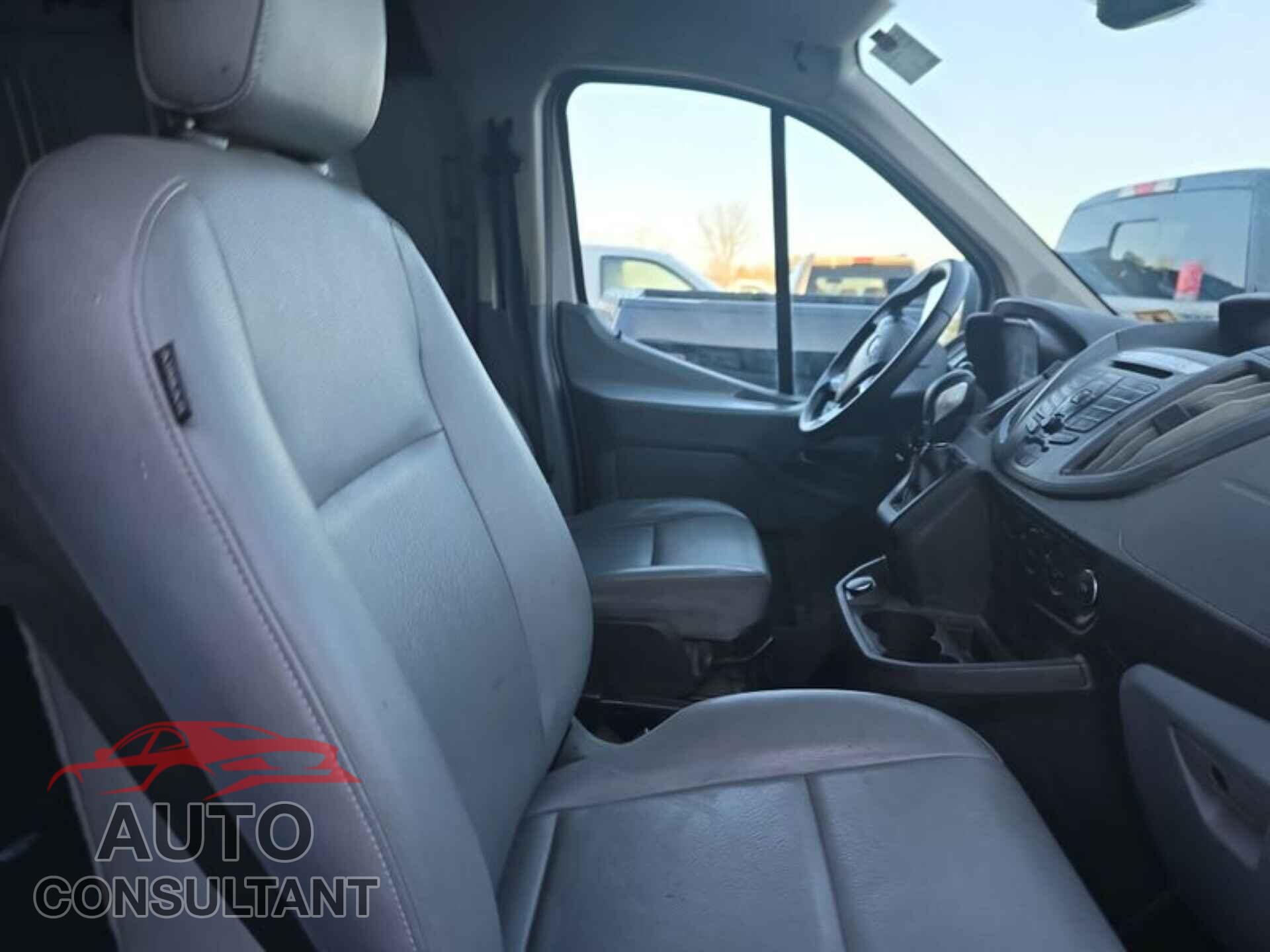 FORD TRANSIT 2018 - 1FTBW2YM2JKB15604