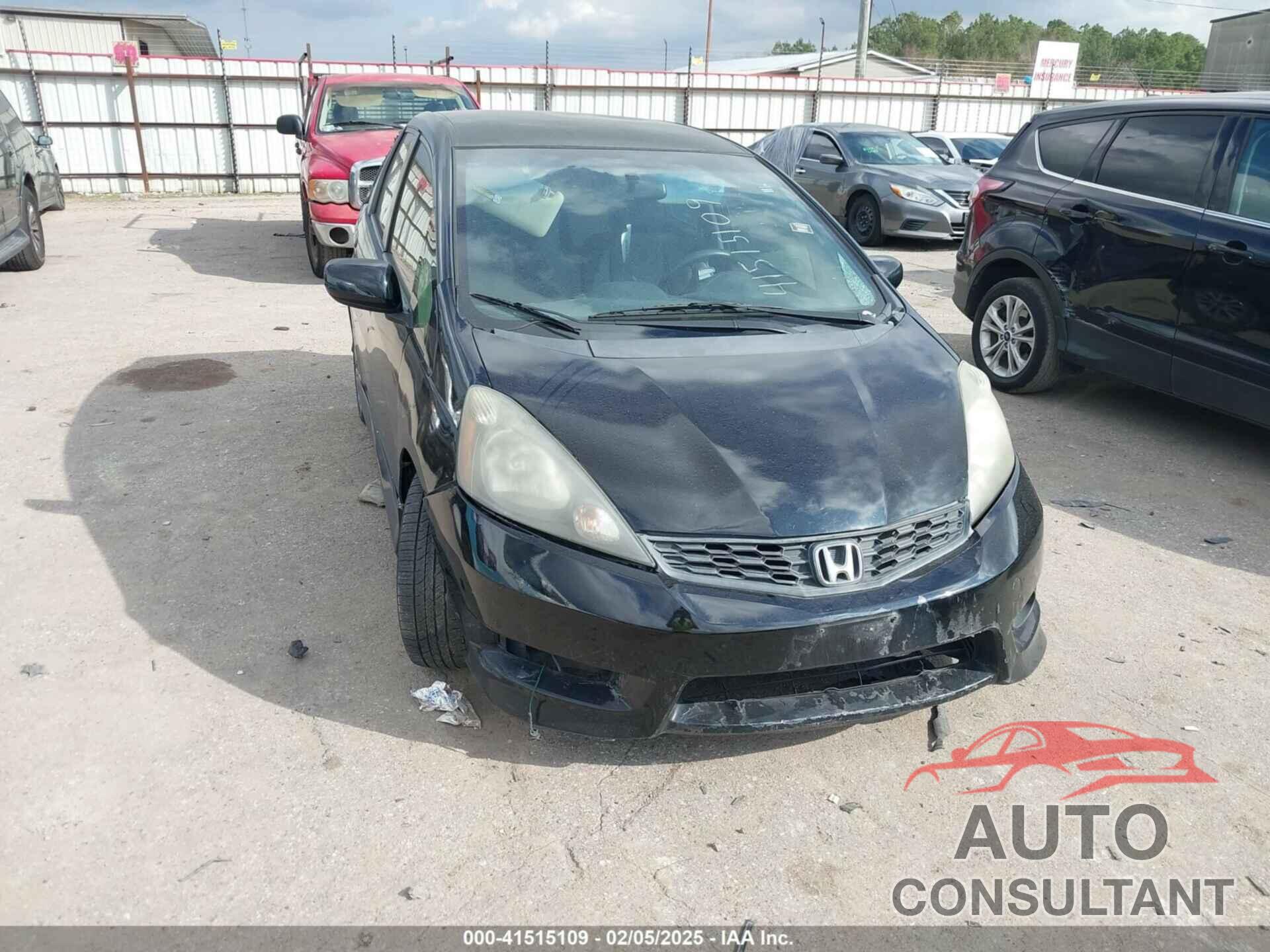 HONDA FIT 2013 - JHMGE8H52DC050884