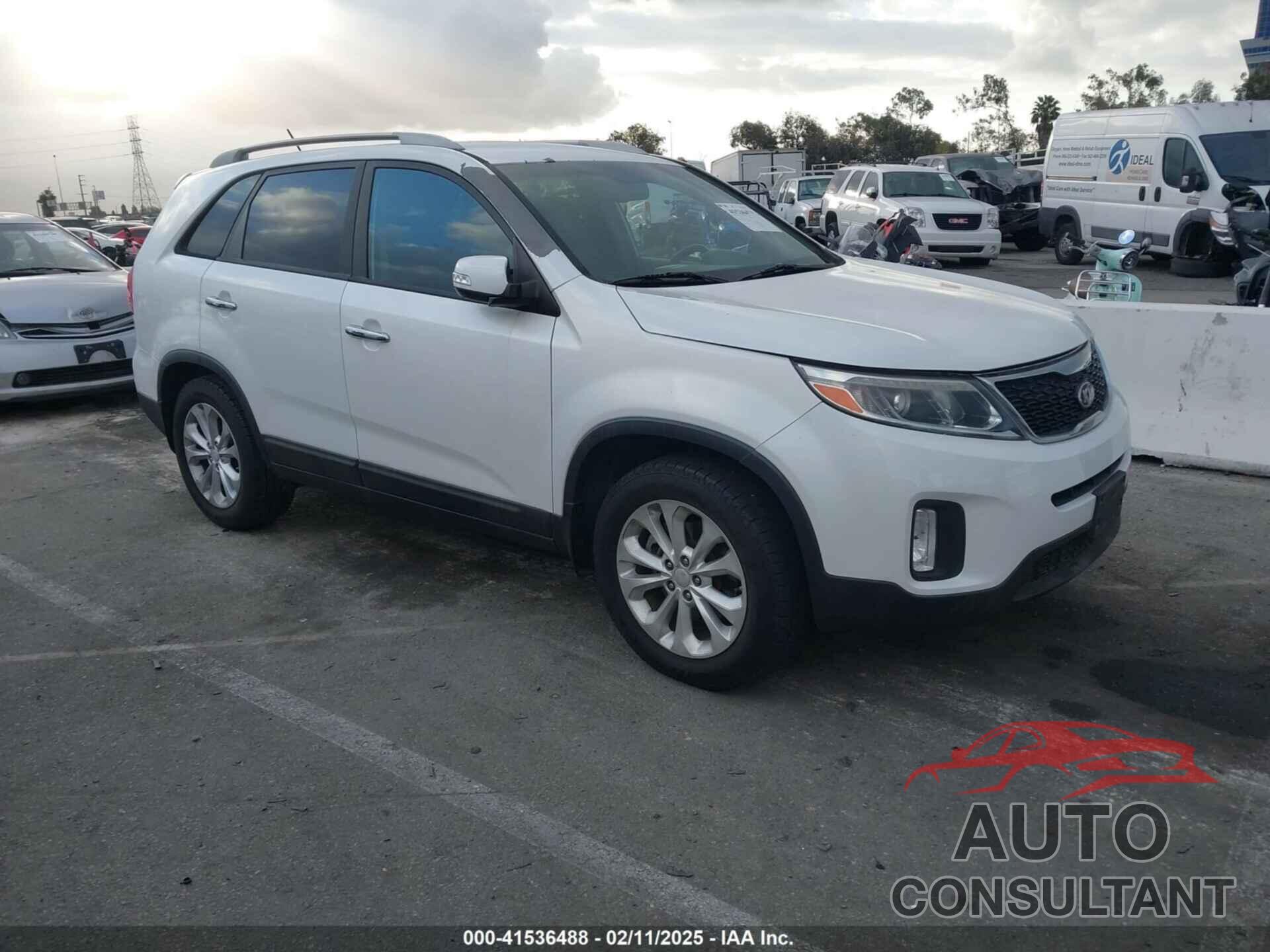 KIA SORENTO 2015 - 5XYKU4A70FG612752