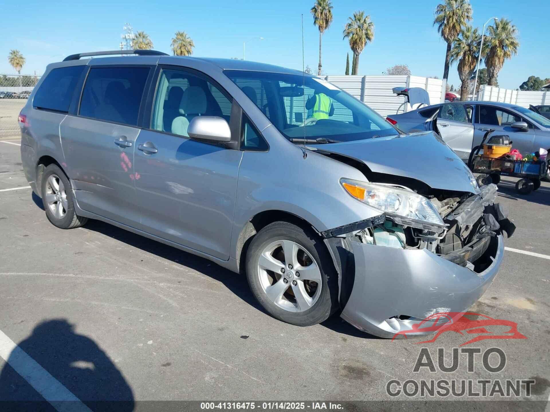 TOYOTA SIENNA 2014 - 5TDKK3DC0ES421181