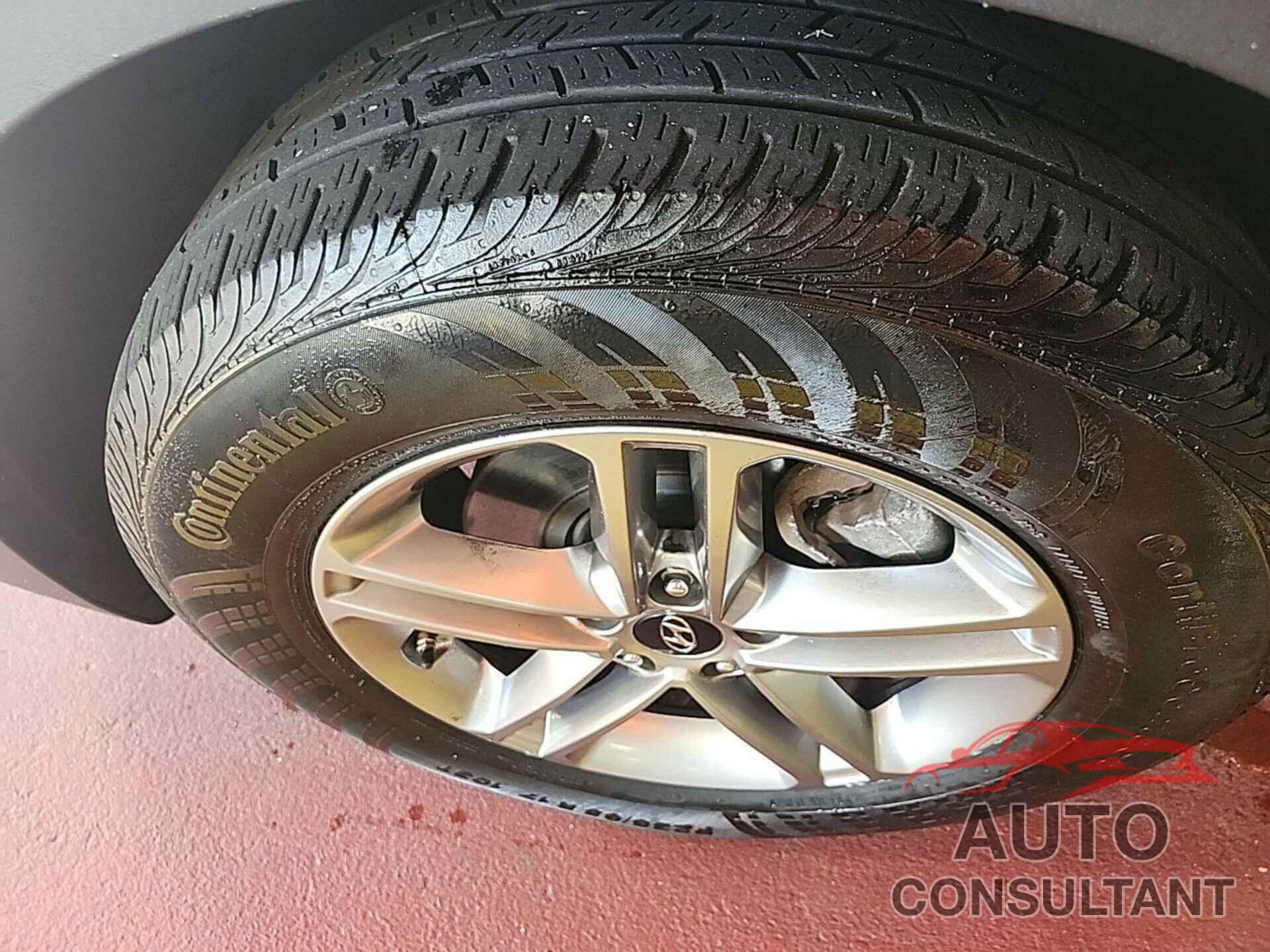 HYUNDAI SANTA FE SPORT 2018 - 5XYZTDLB7JG569524