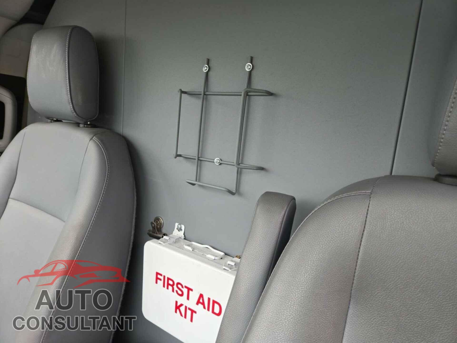 FORD TRANSIT 2017 - 1FTYR1YM4HKB43541