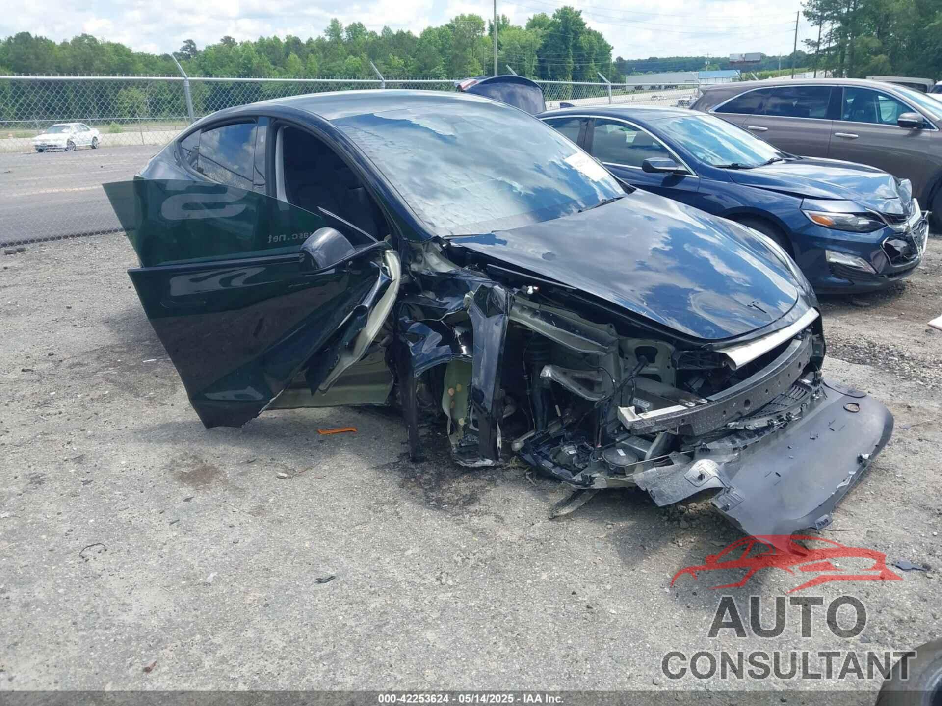 TESLA MODEL Y 2024 - 7SAYGDEE6RA218338
