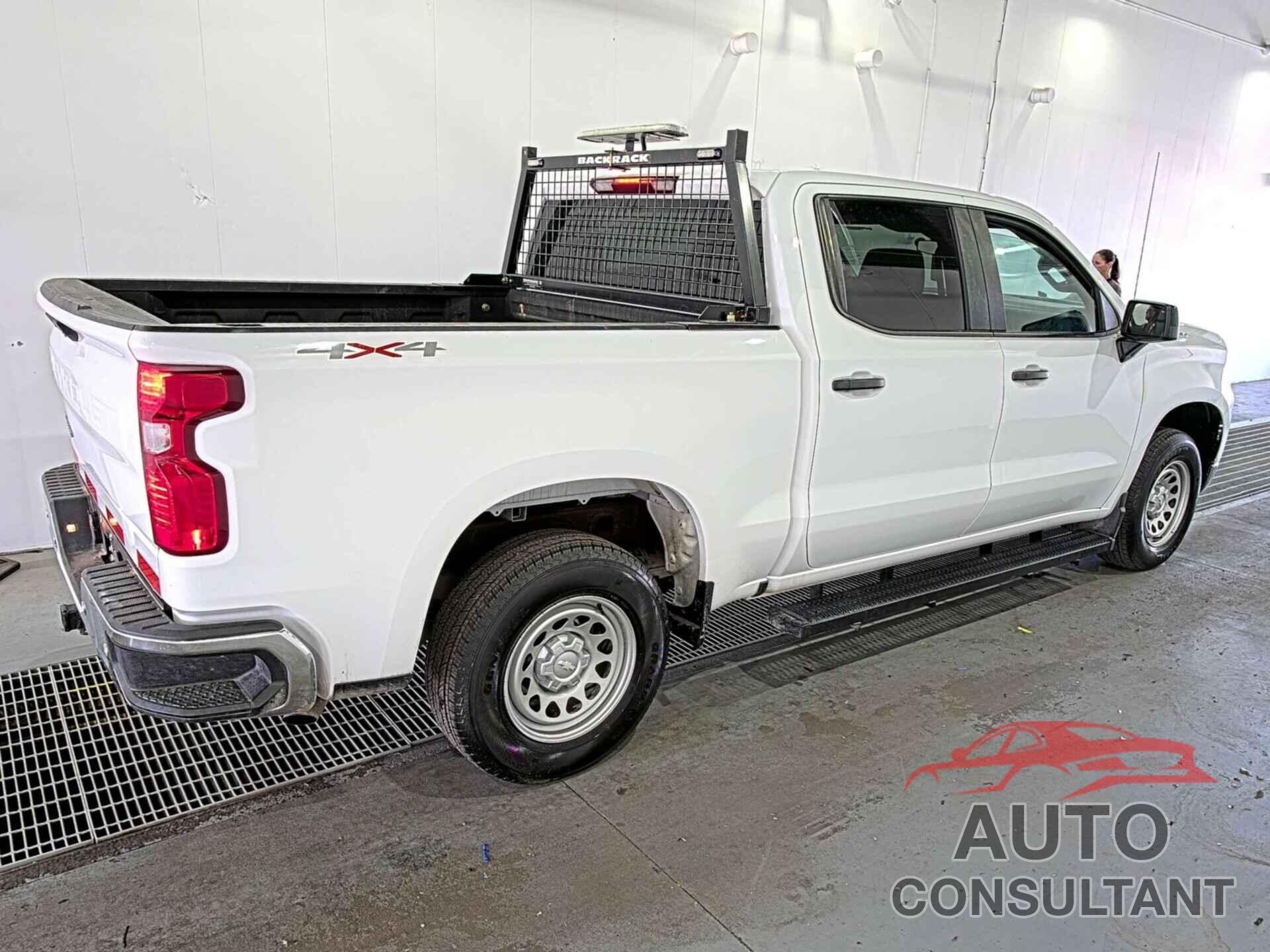 CHEVROLET SILVERADO 2023 - 1GCPDAEK2PZ216277