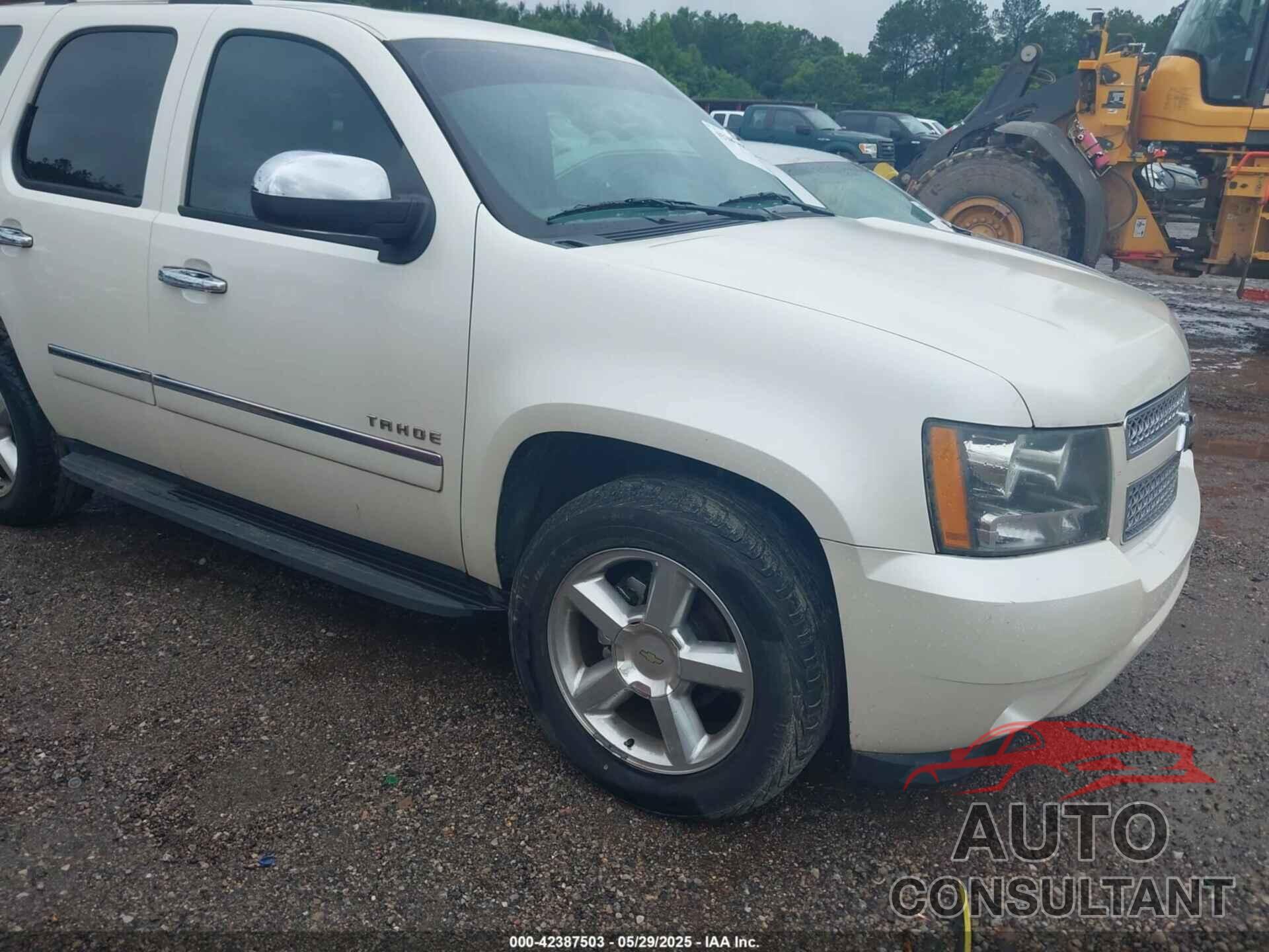 CHEVROLET TAHOE 2011 - 1GNSCCE04BR313584