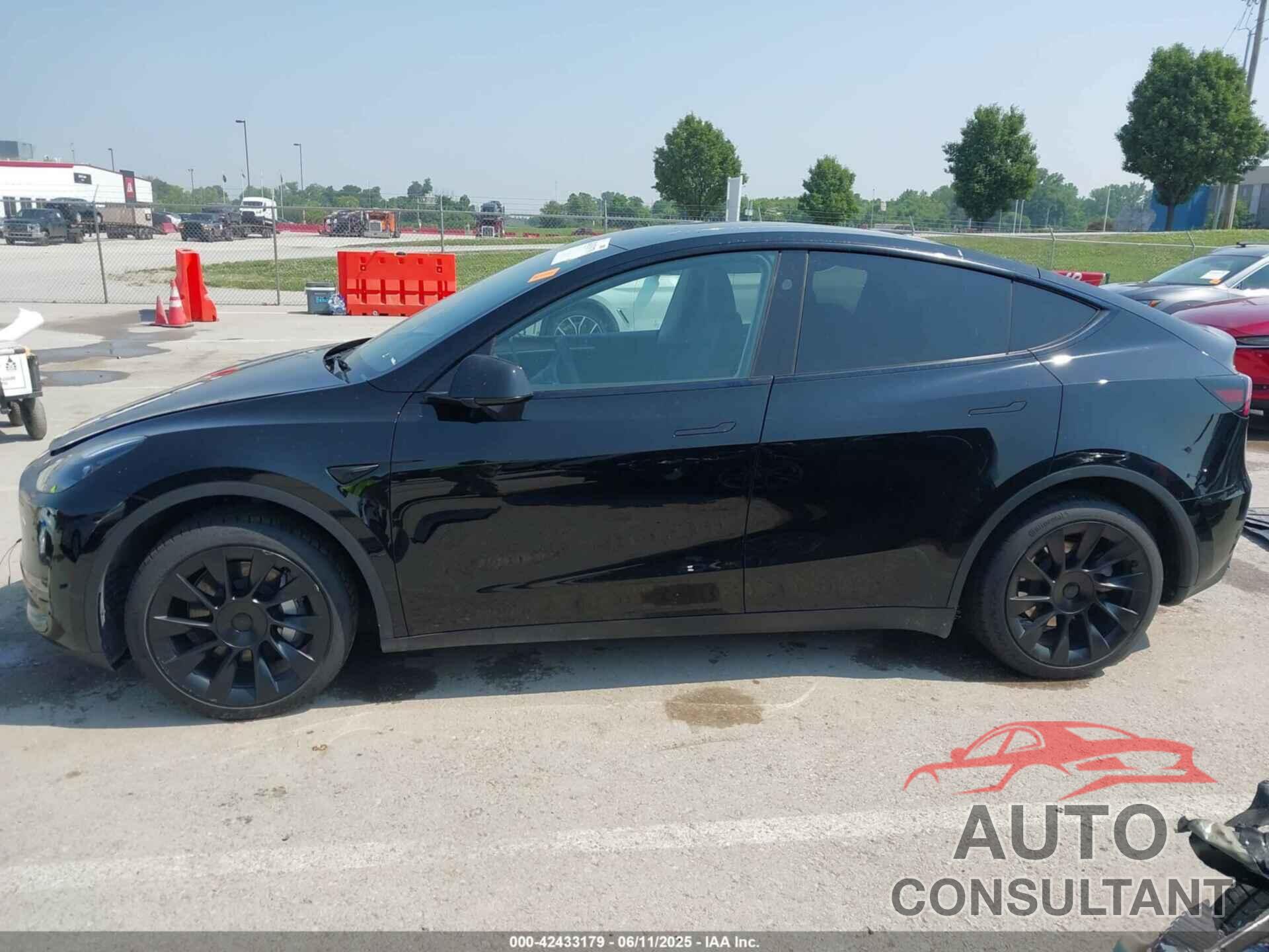 TESLA MODEL Y 2023 - 7SAYGDEEXPA179735