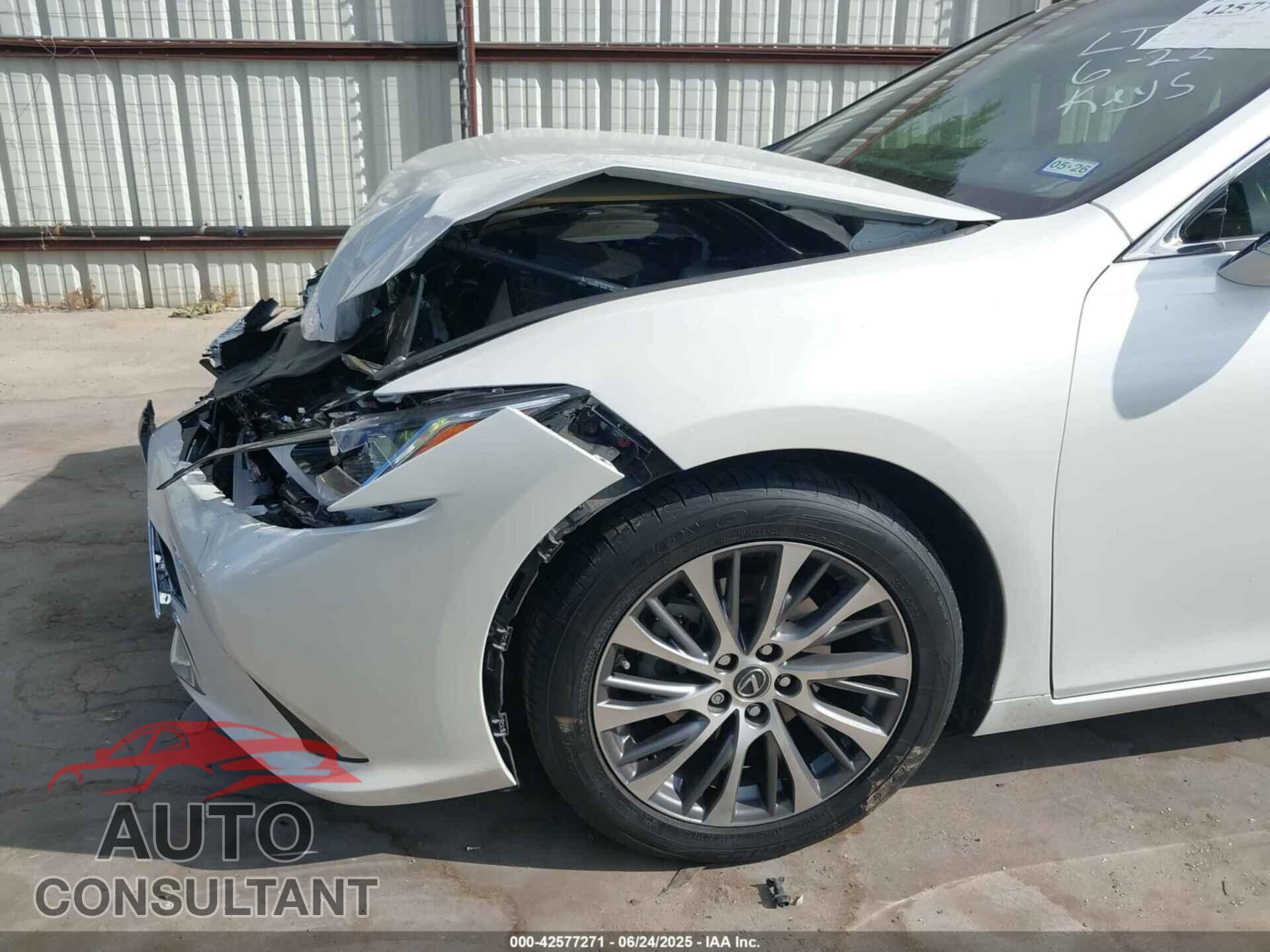 LEXUS ES 300H 2019 - JTHB21B10K2033679