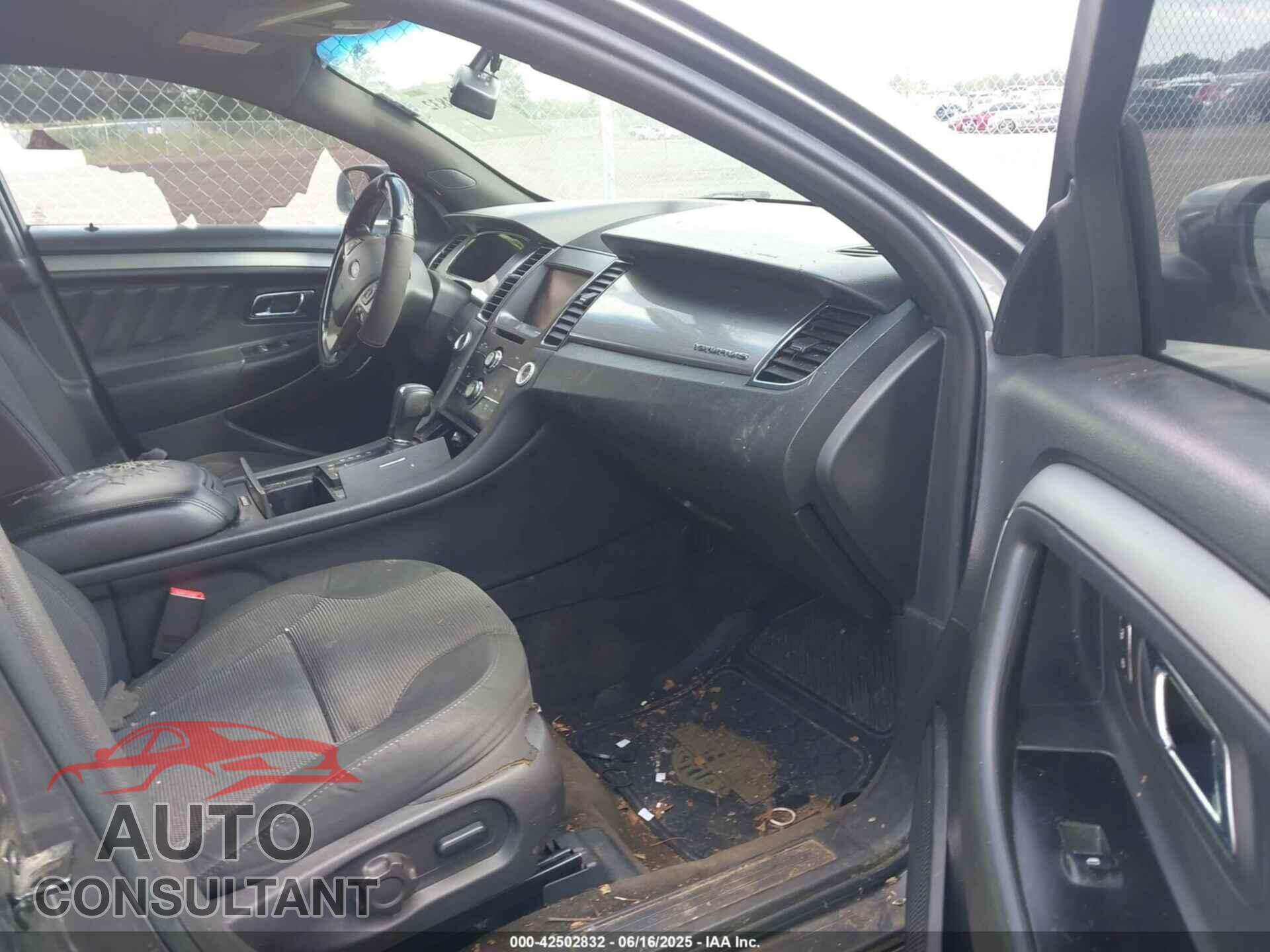 FORD TAURUS 2013 - 1FAHP2H82DG120860