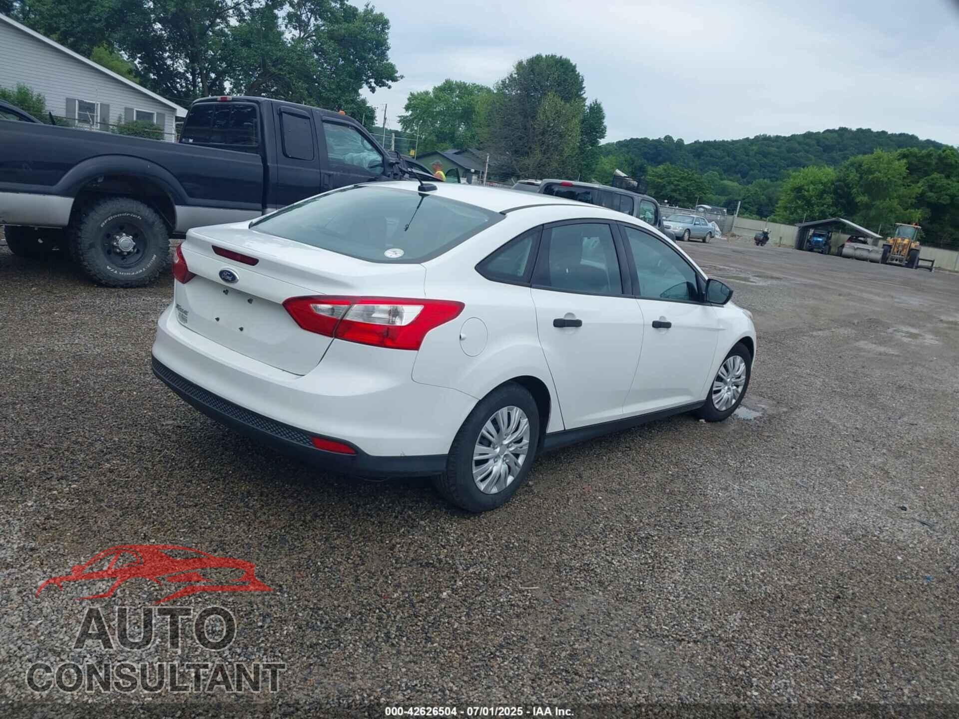 FORD FOCUS 2013 - 1FADP3E24DL237500