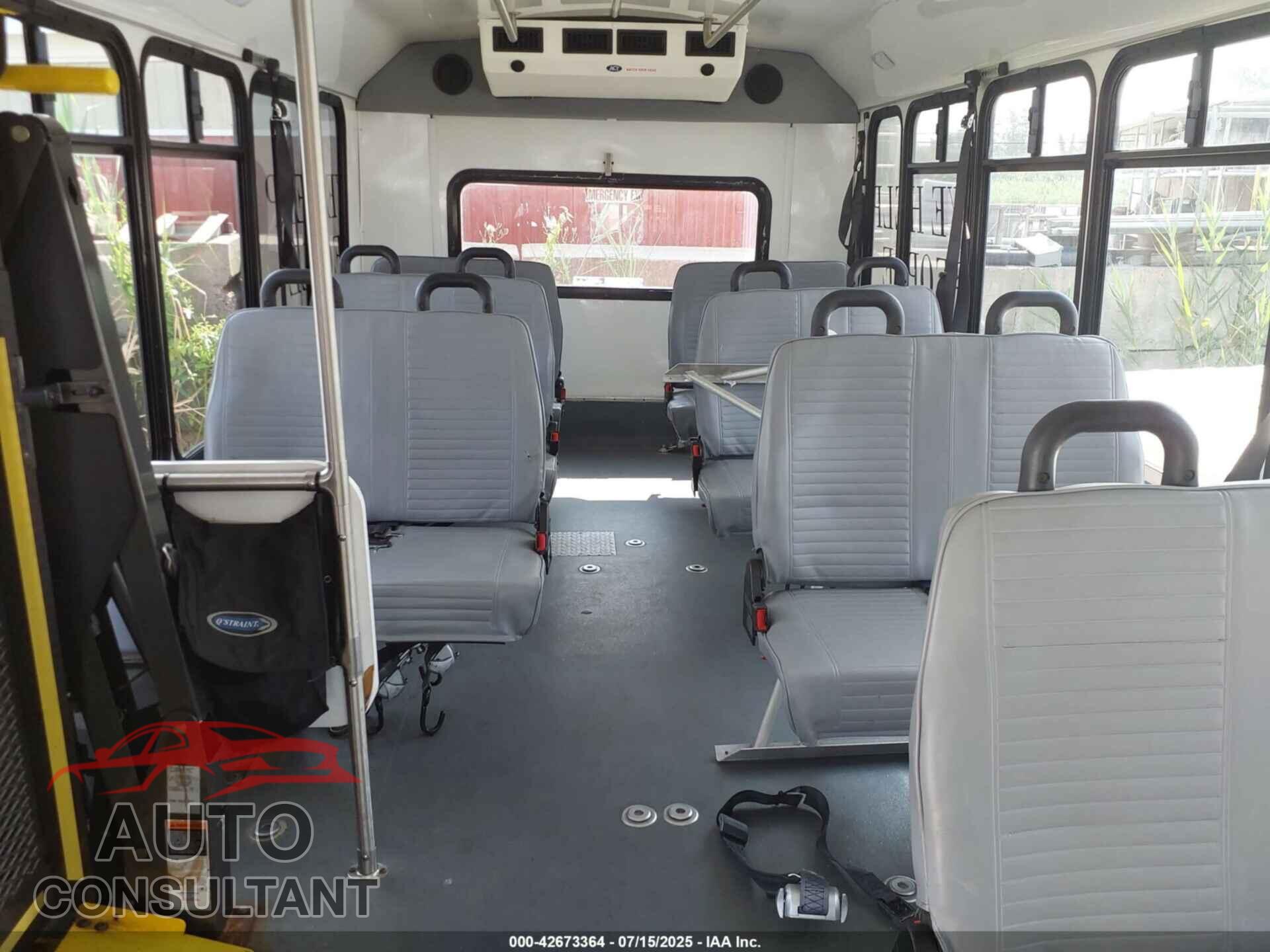 FORD E-450 CUTAWAY 2017 - 1FDFE4FS9HDC36433