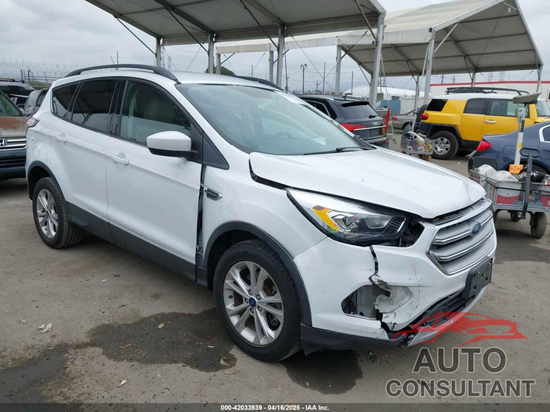 FORD ESCAPE 2017 - 1FMCU0G95HUB53575