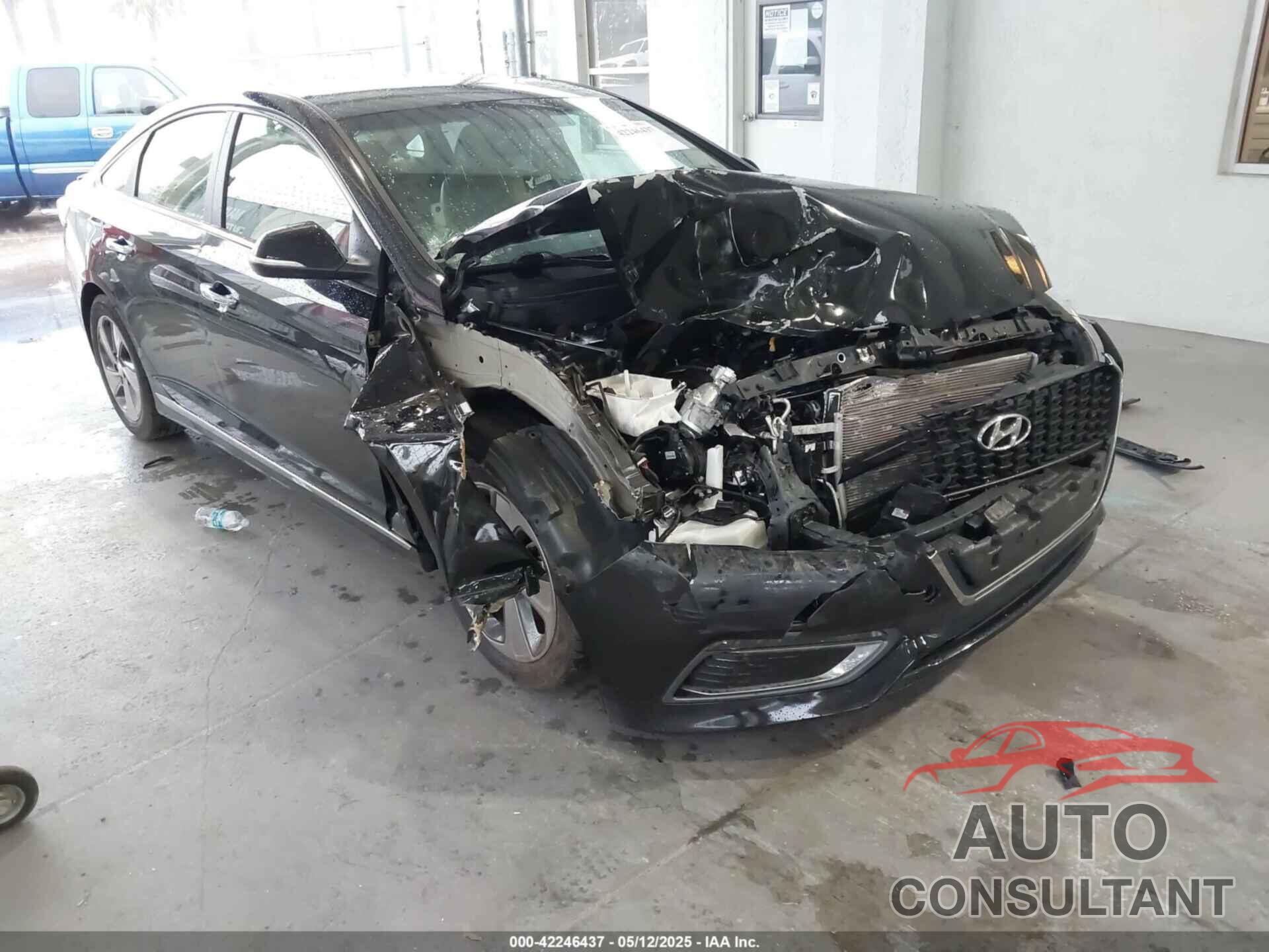 HYUNDAI SONATA HYBRID 2017 - KMHE34L13HA055908