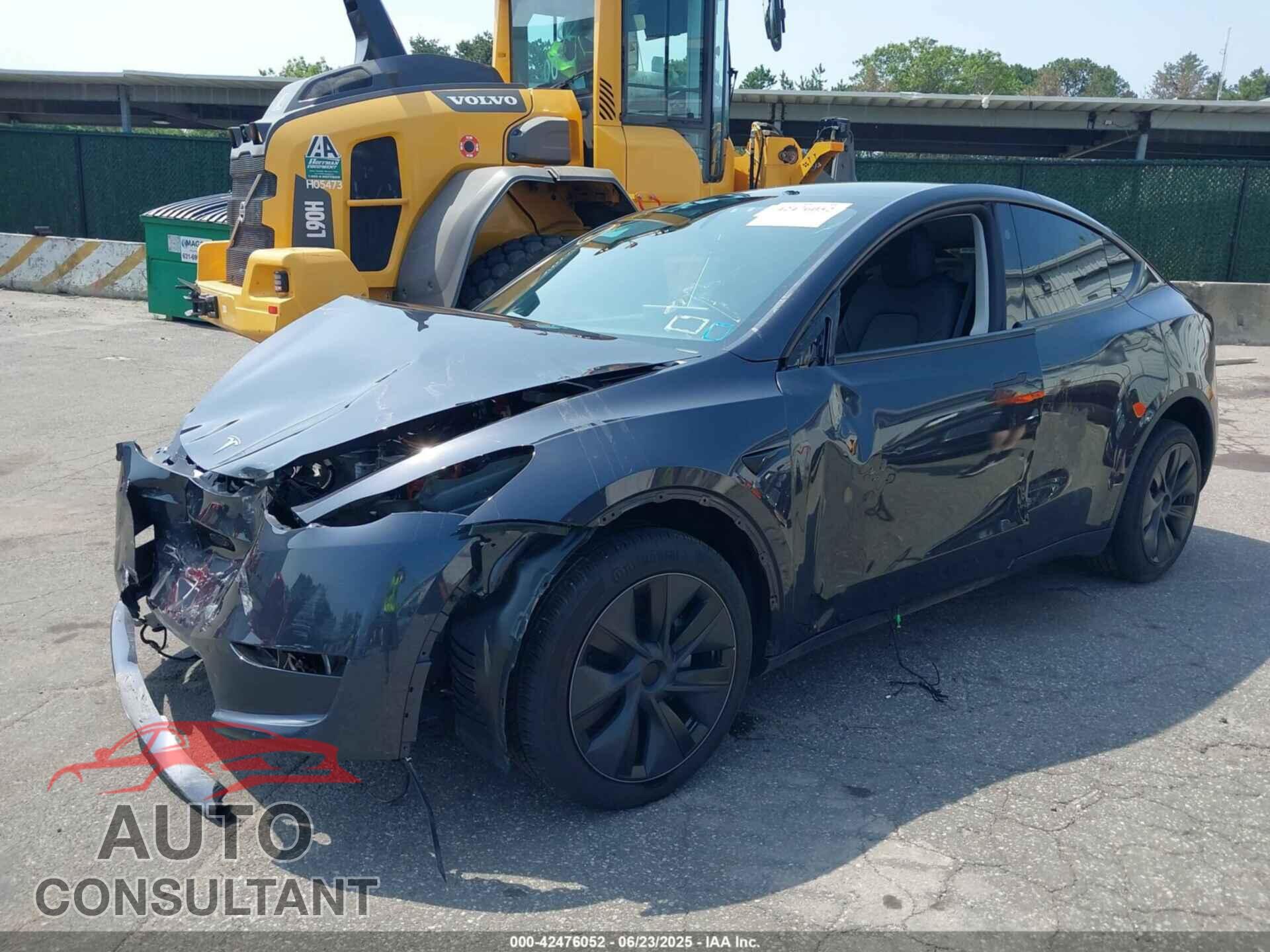 TESLA MODEL Y 2024 - 7SAYGDEE2RF132351