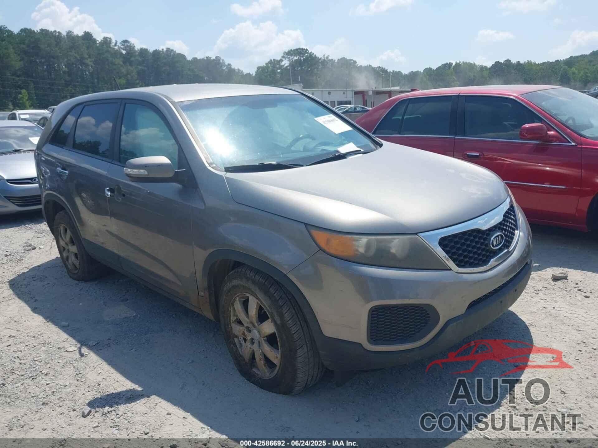 KIA SORENTO 2011 - 5XYKT3A1XBG063127
