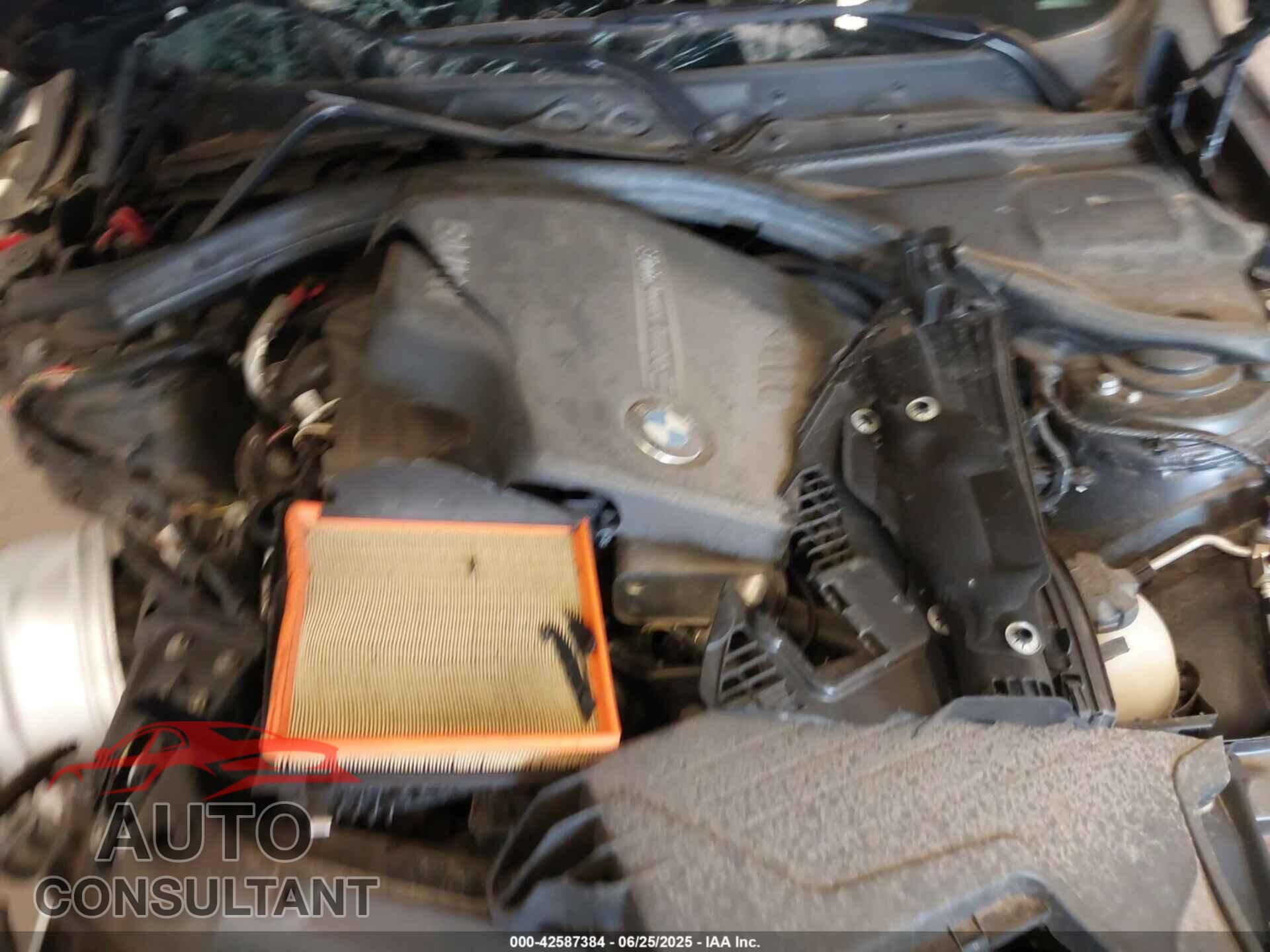 BMW 320I 2013 - WBA3C3C5XDF981998