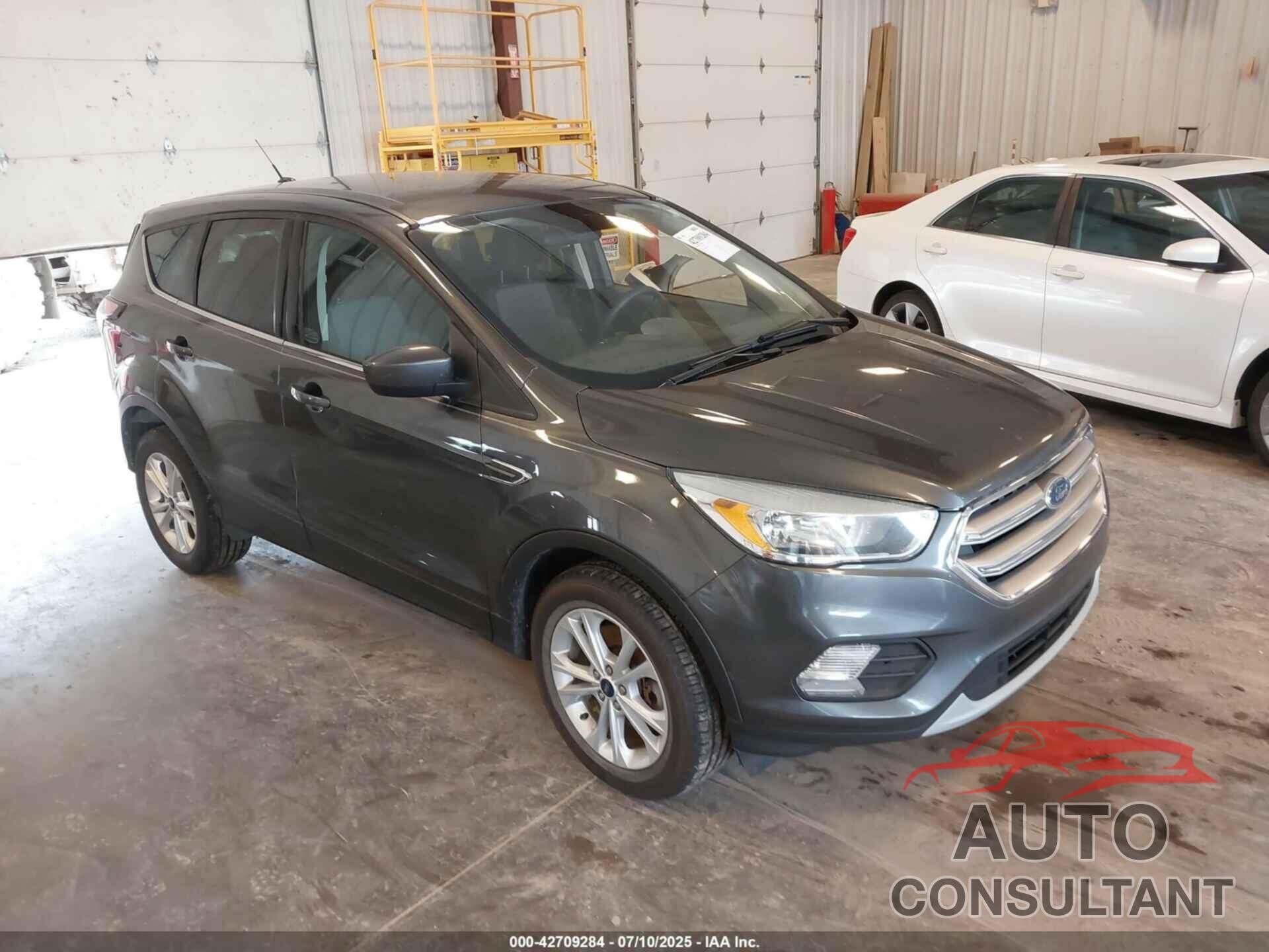 FORD ESCAPE 2017 - 1FMCU9GDXHUA49429