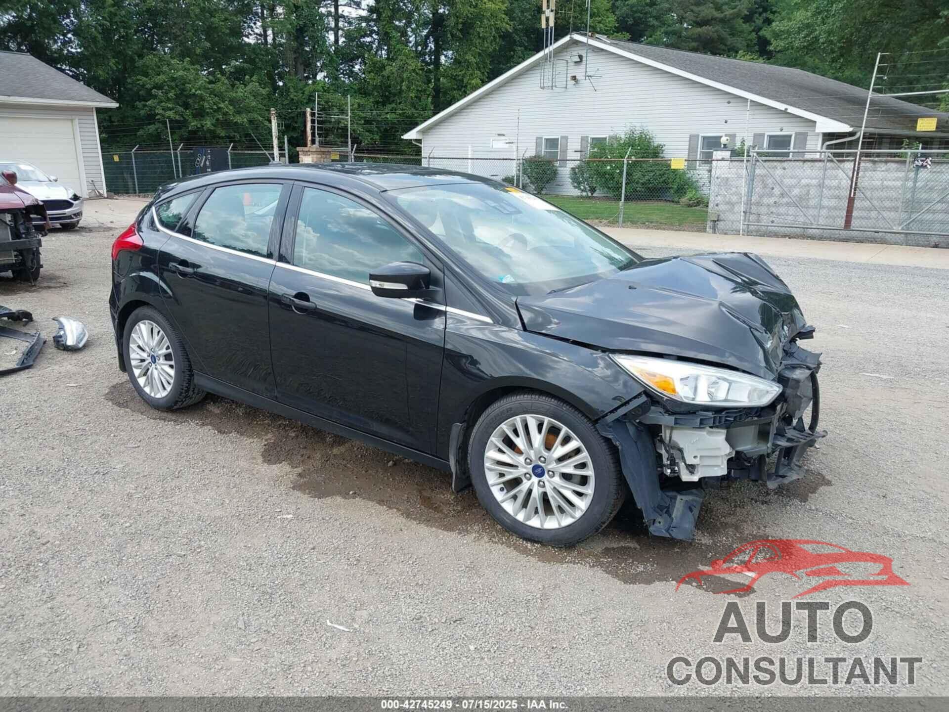 FORD FOCUS 2015 - 1FADP3N26FL268055