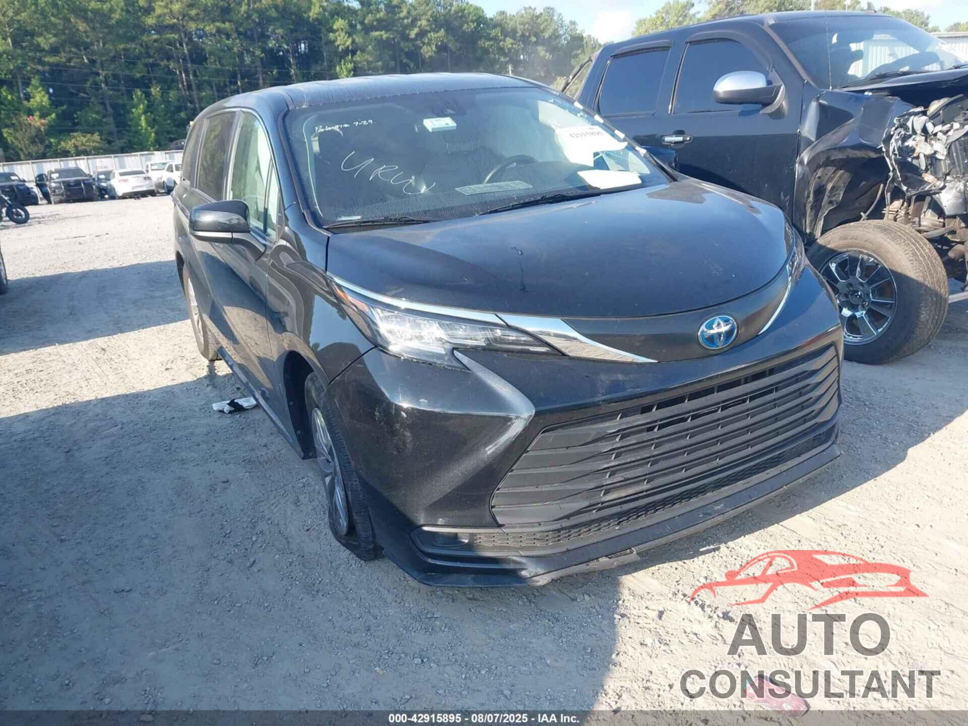 TOYOTA SIENNA 2023 - 5TDKRKEC5PS173372
