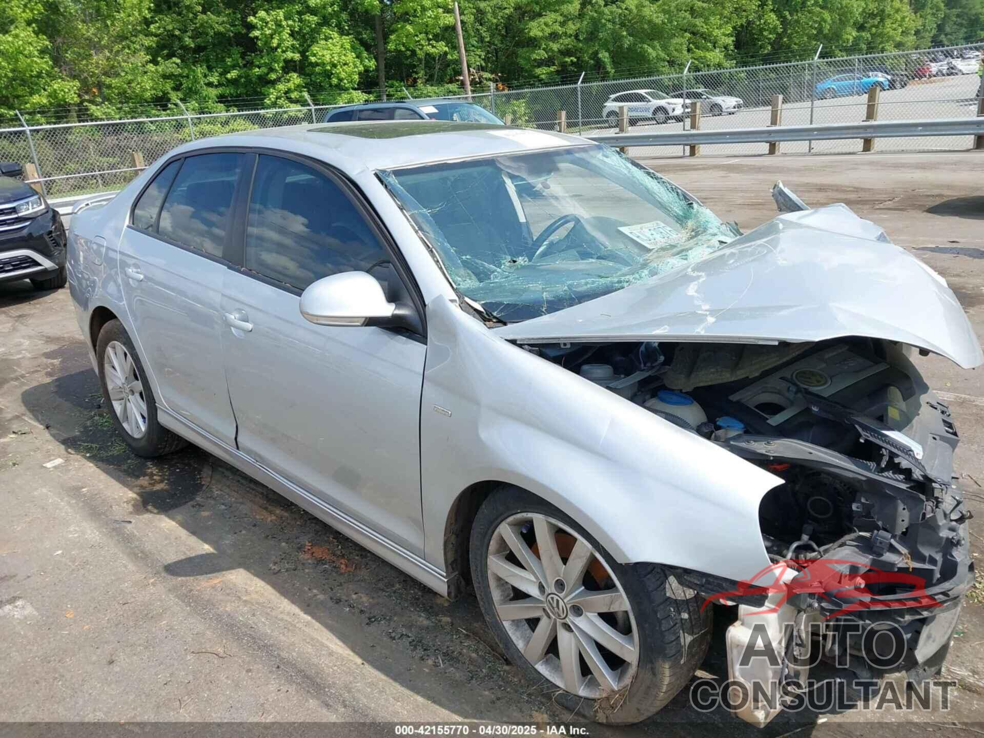 VOLKSWAGEN JETTA 2010 - 3VWRJ7AJ8AM073469