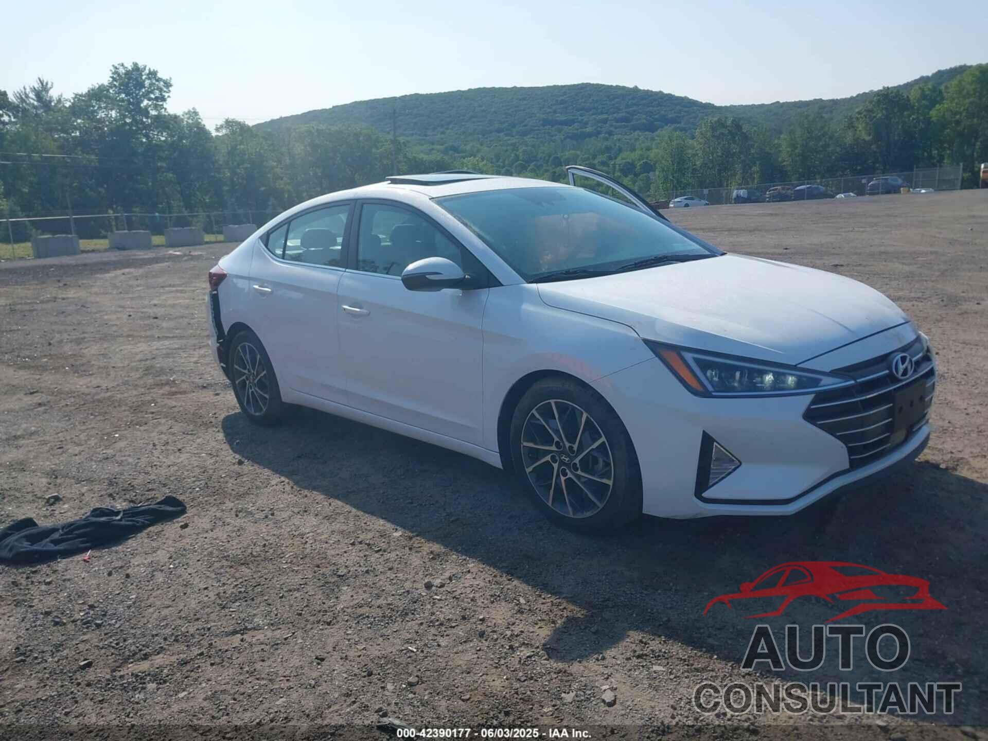 HYUNDAI ELANTRA 2019 - 5NPD84LF4KH416866