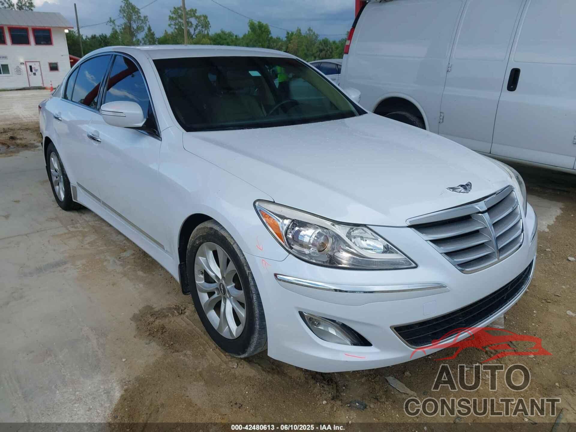 HYUNDAI GENESIS 2013 - KMHGC4DD9DU258019