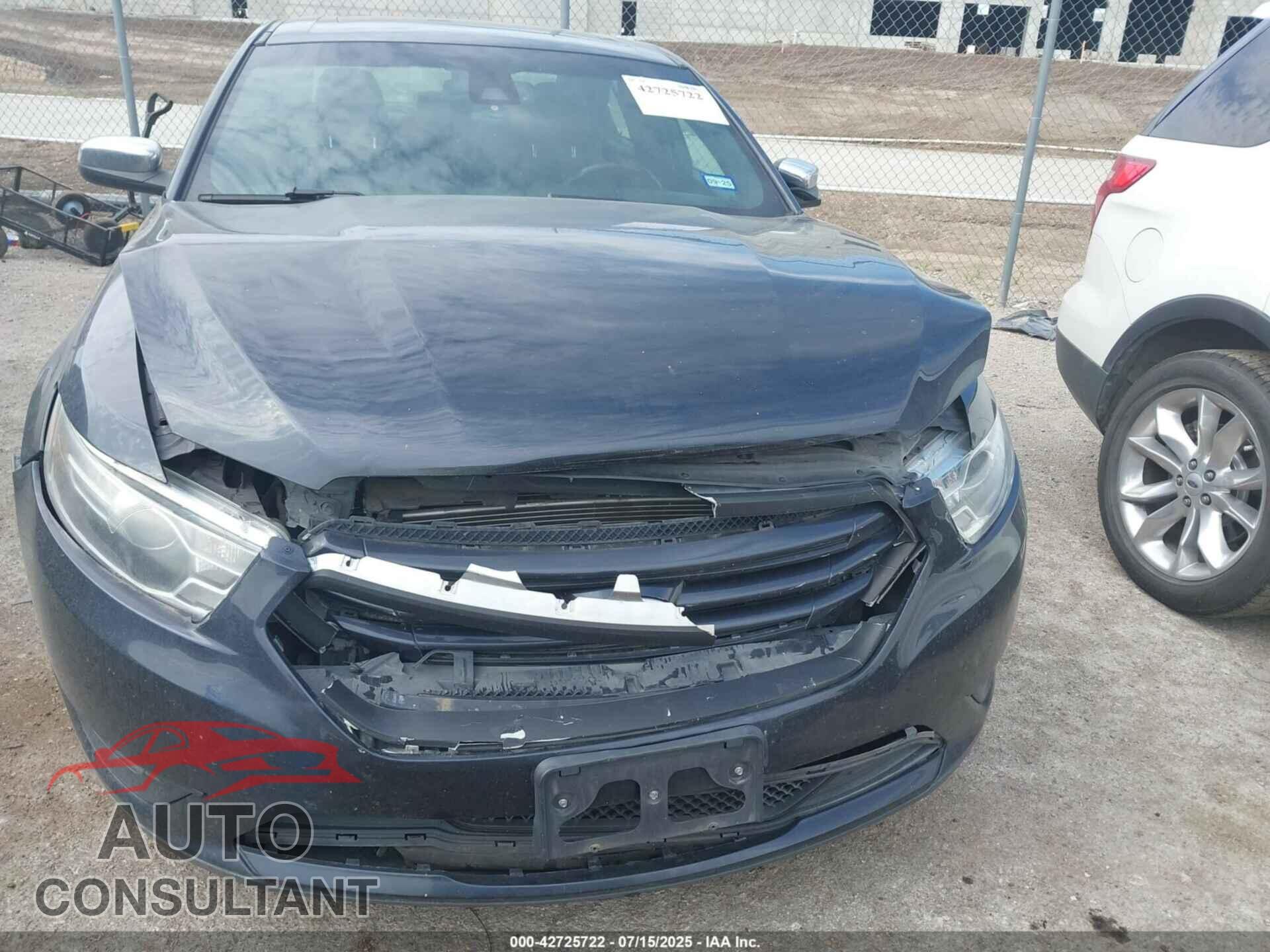 FORD TAURUS 2017 - 1FAHP2F81HG104237